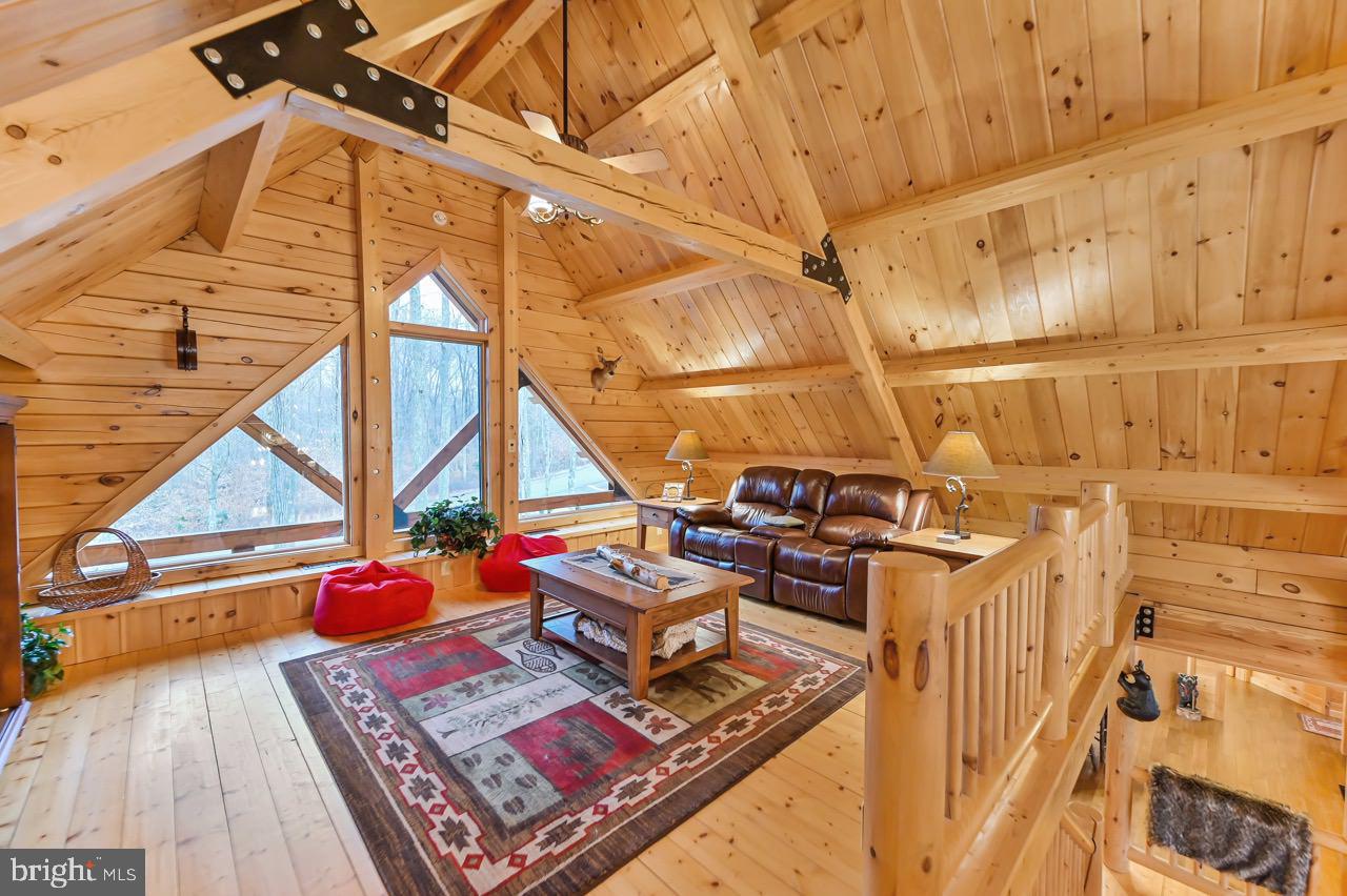 SPLIT ROCK - Residential