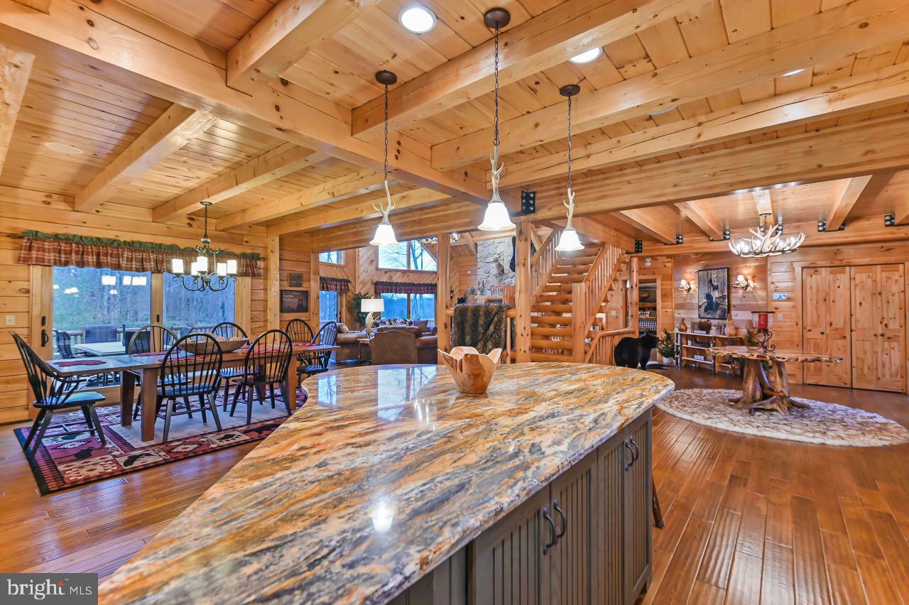 SPLIT ROCK - Residential