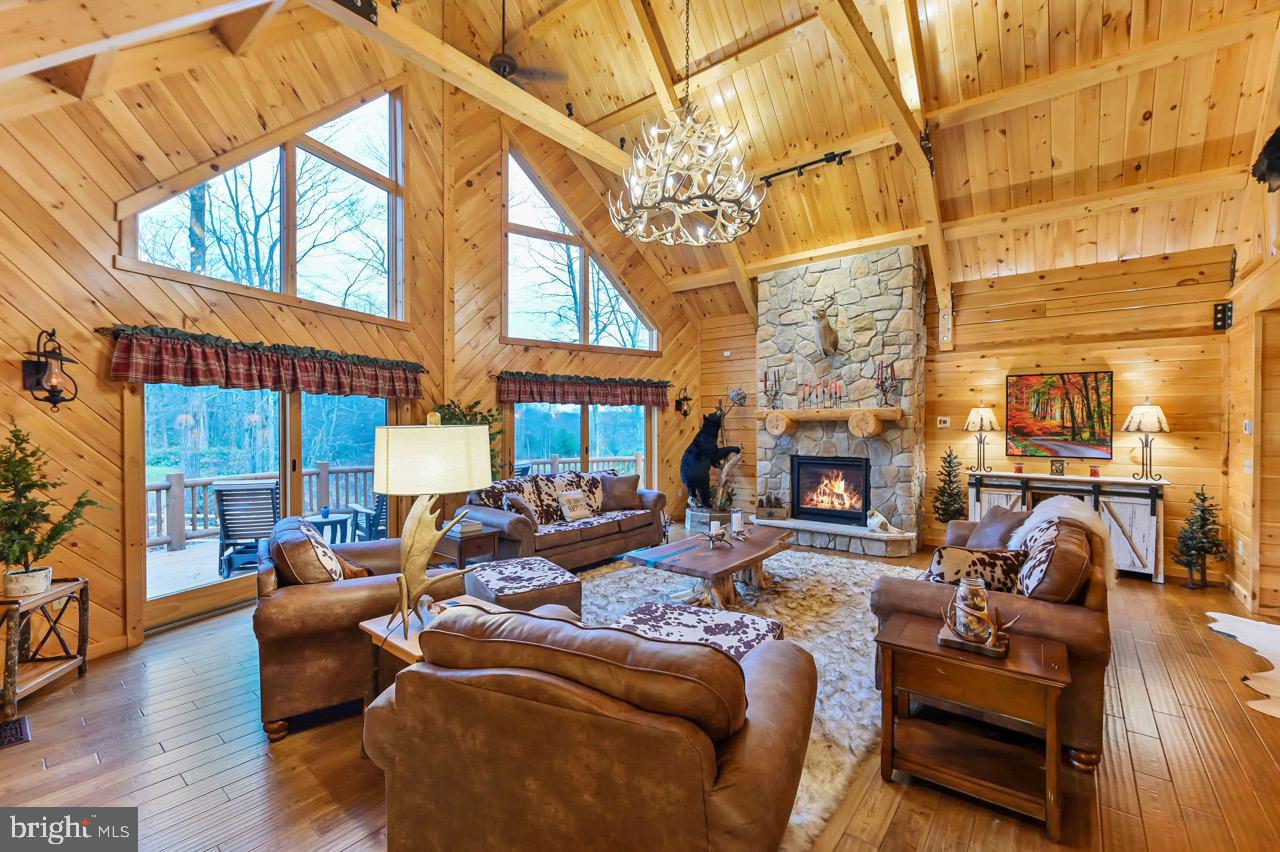 SPLIT ROCK - Residential