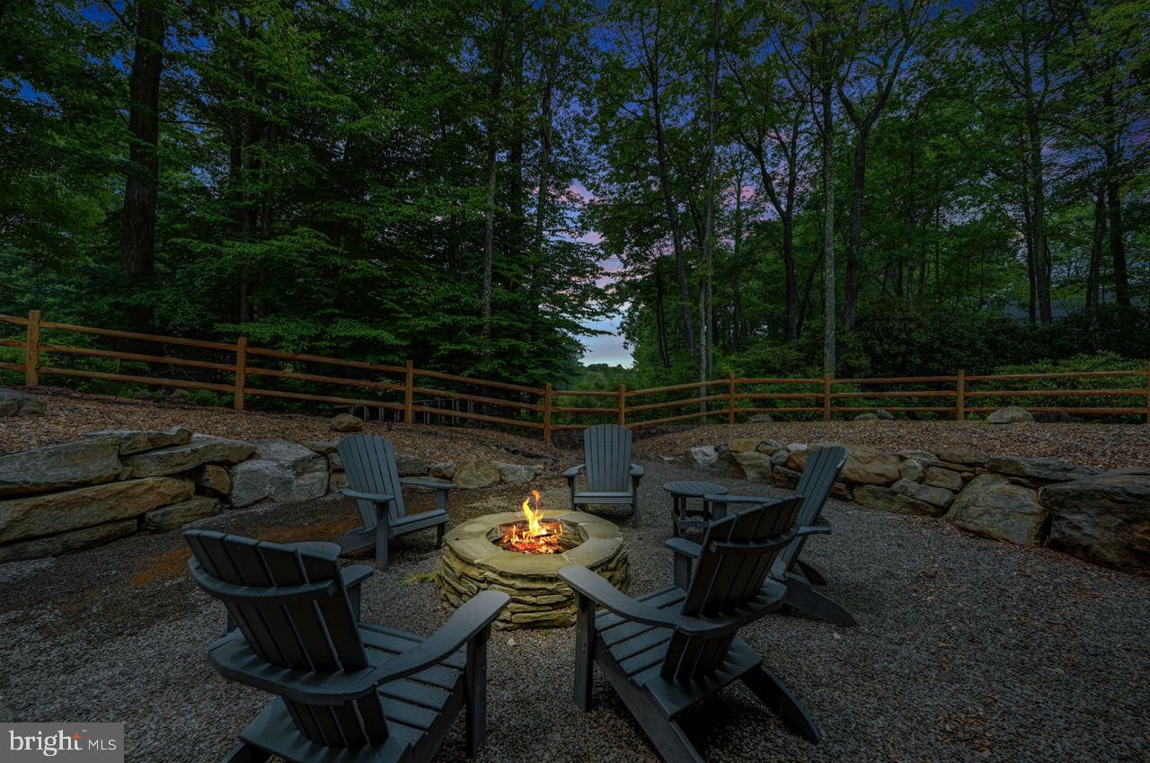 SPLIT ROCK - Residential