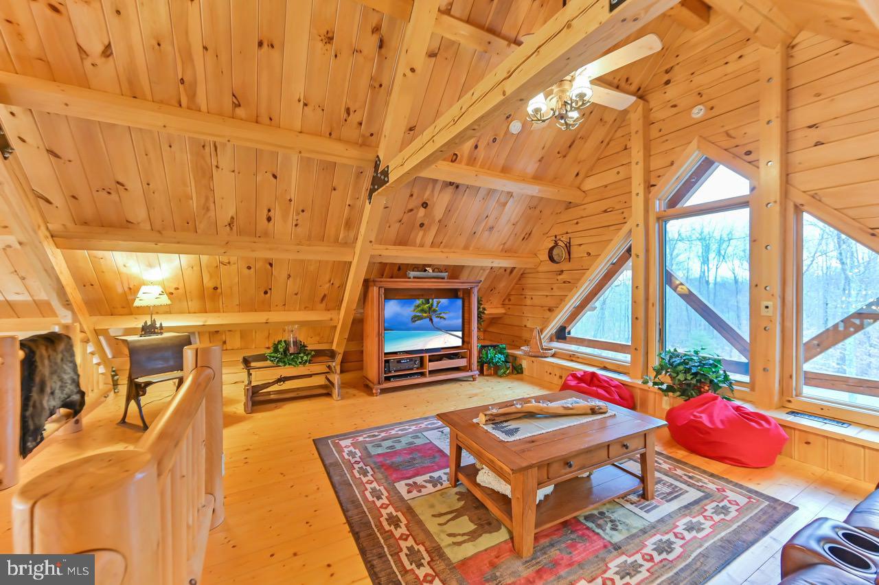 SPLIT ROCK - Residential