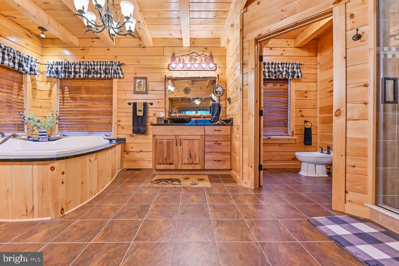 SPLIT ROCK - Residential