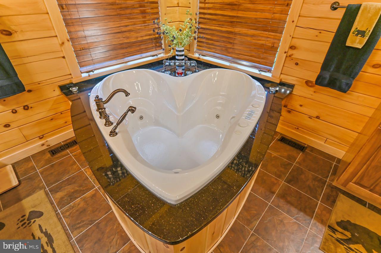 SPLIT ROCK - Residential