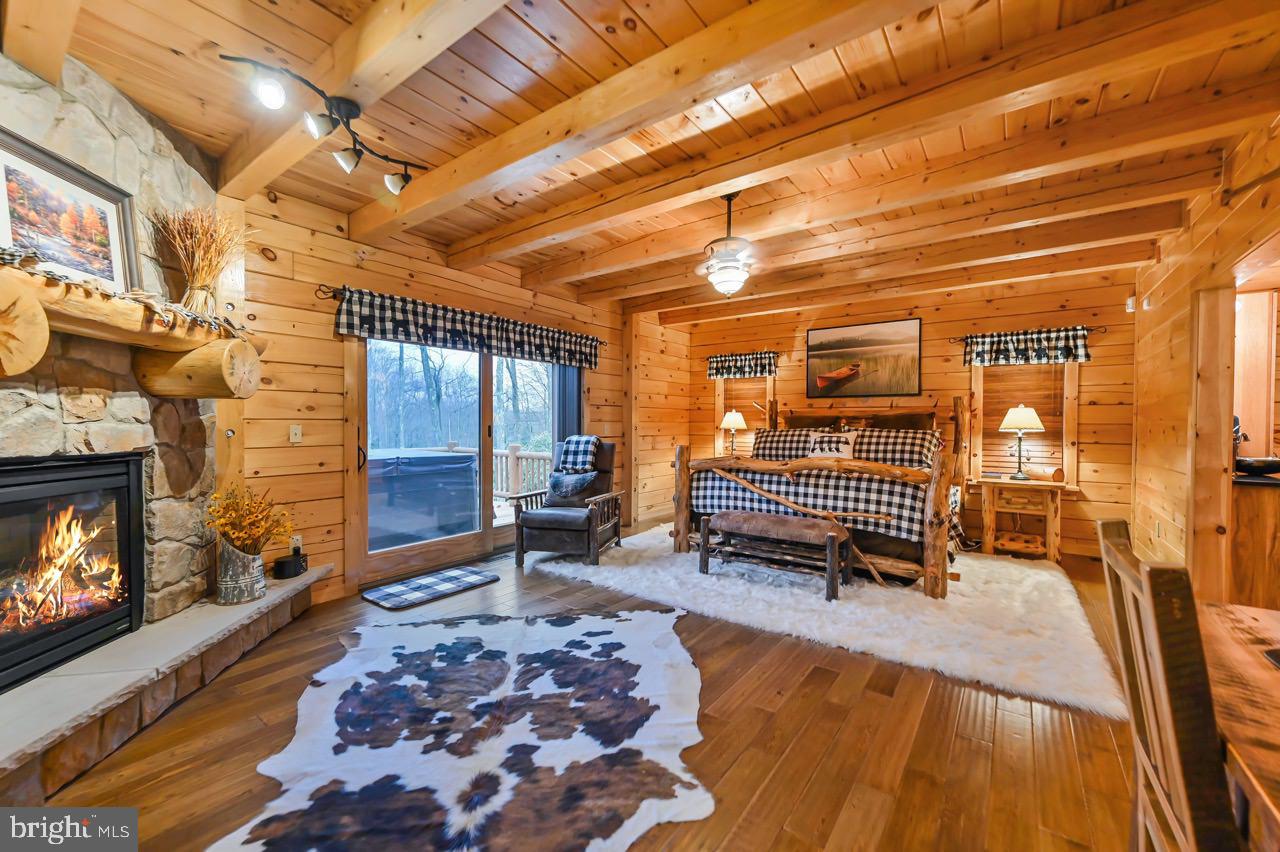 SPLIT ROCK - Residential