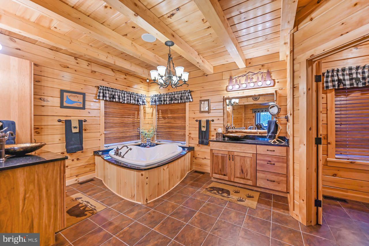 SPLIT ROCK - Residential