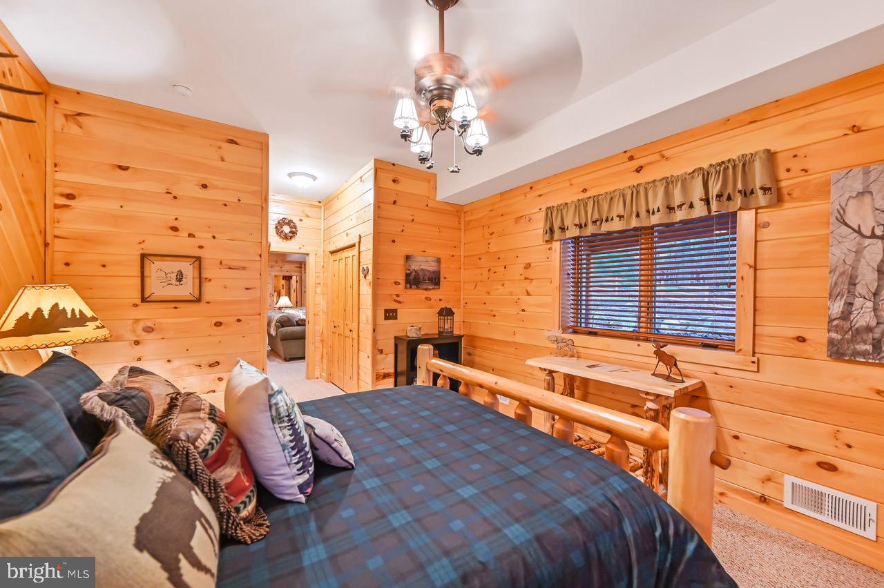 SPLIT ROCK - Residential