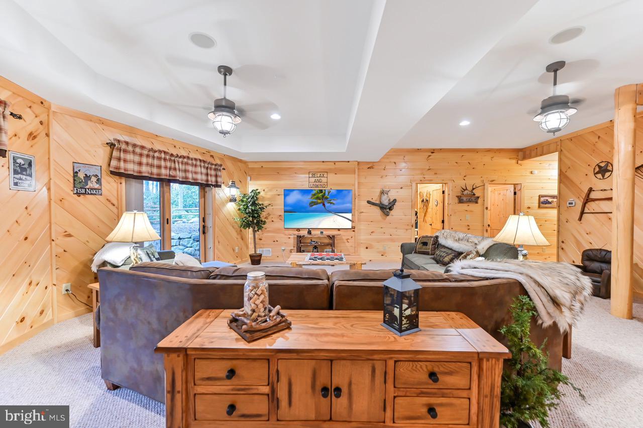 SPLIT ROCK - Residential