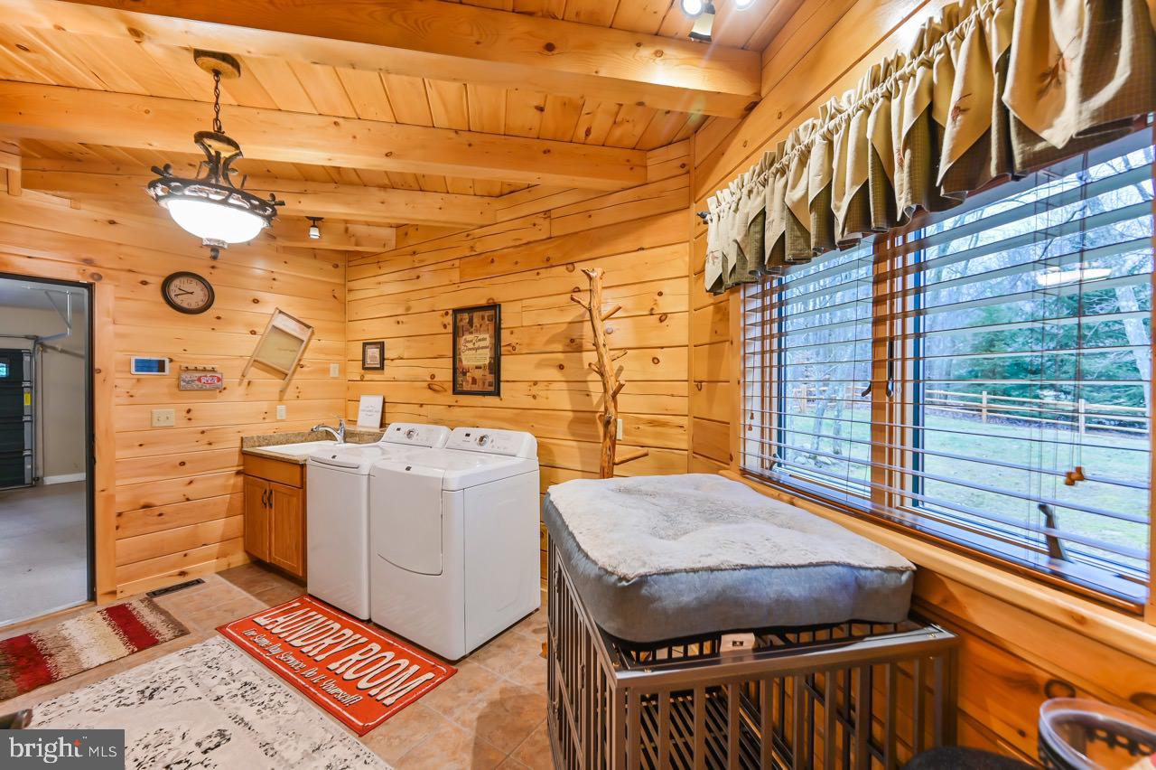 SPLIT ROCK - Residential