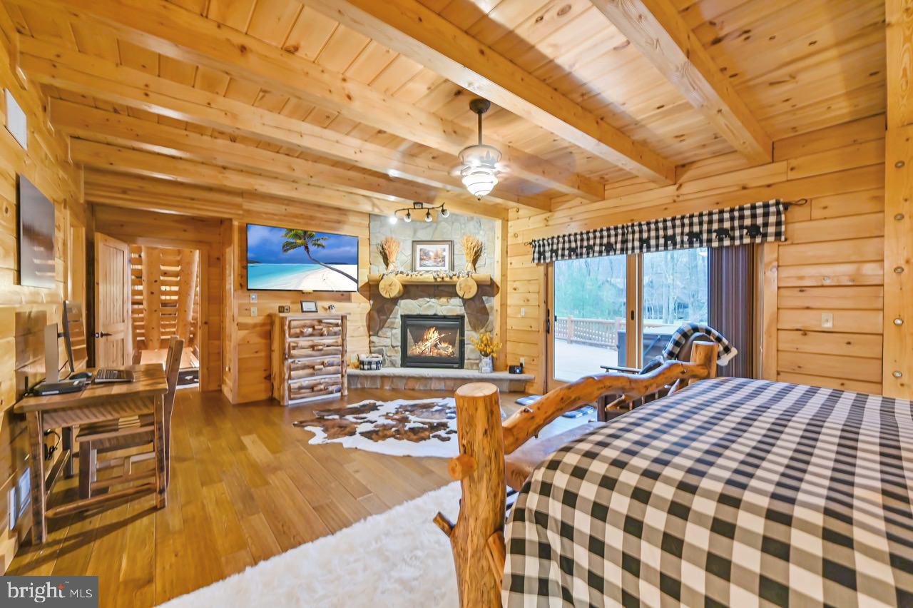 SPLIT ROCK - Residential