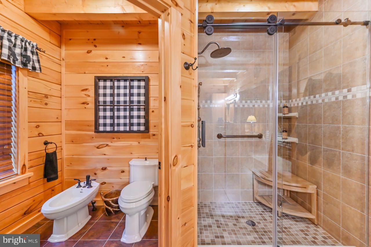 SPLIT ROCK - Residential