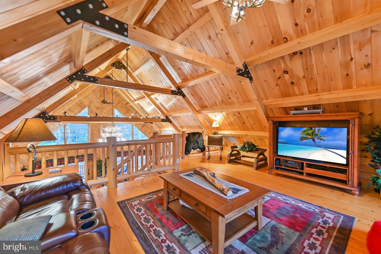 SPLIT ROCK - Residential