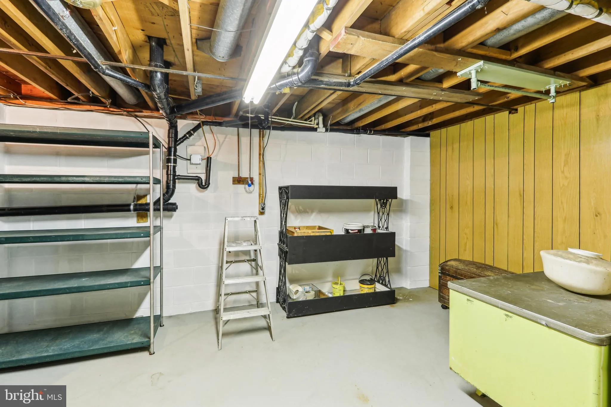 Millville, New Jersey 08332, United States, 3 Bedrooms Bedrooms, ,2 BathroomsBathrooms,Residential,Pending,113824