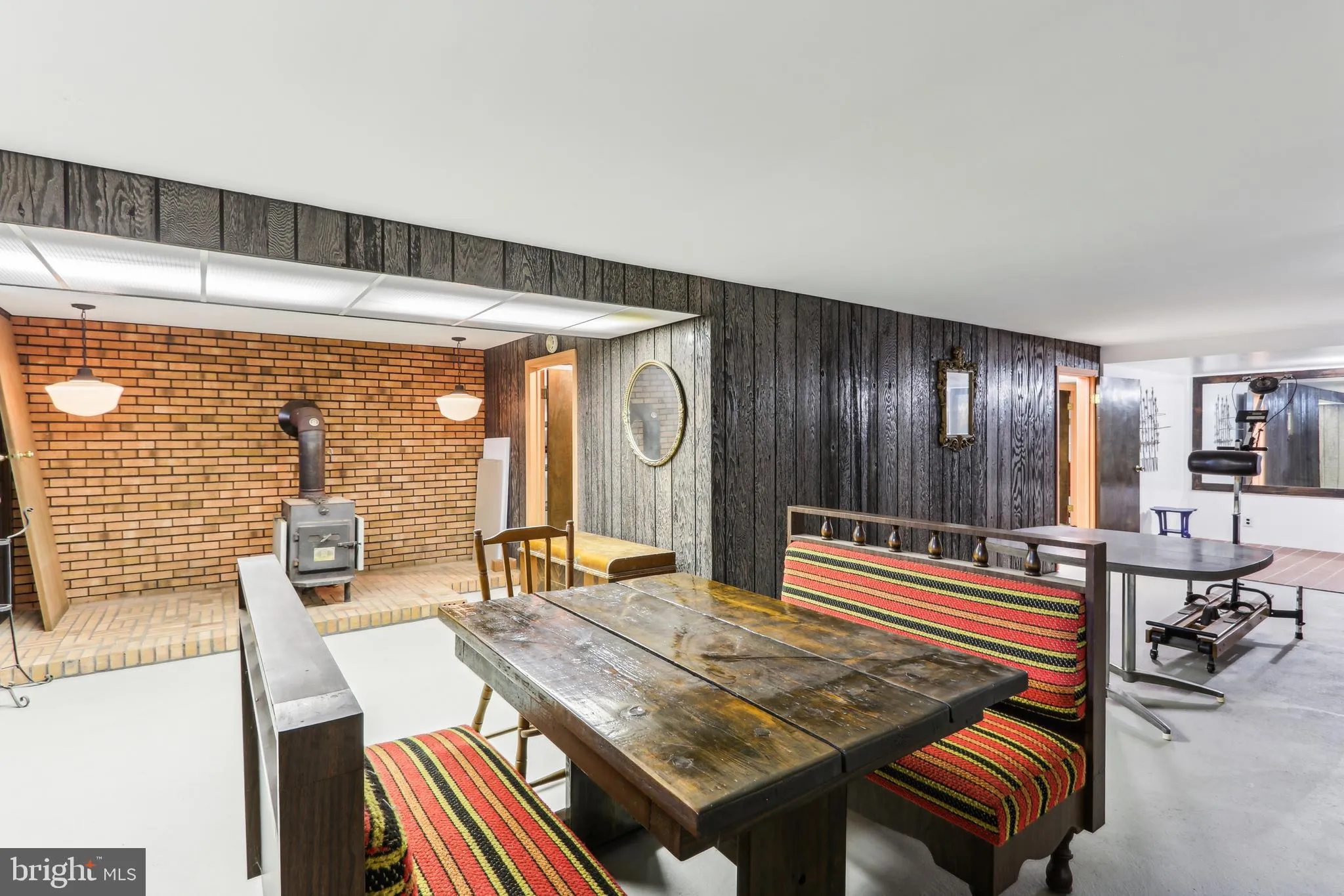 Millville, New Jersey 08332, United States, 3 Bedrooms Bedrooms, ,2 BathroomsBathrooms,Residential,Pending,113824