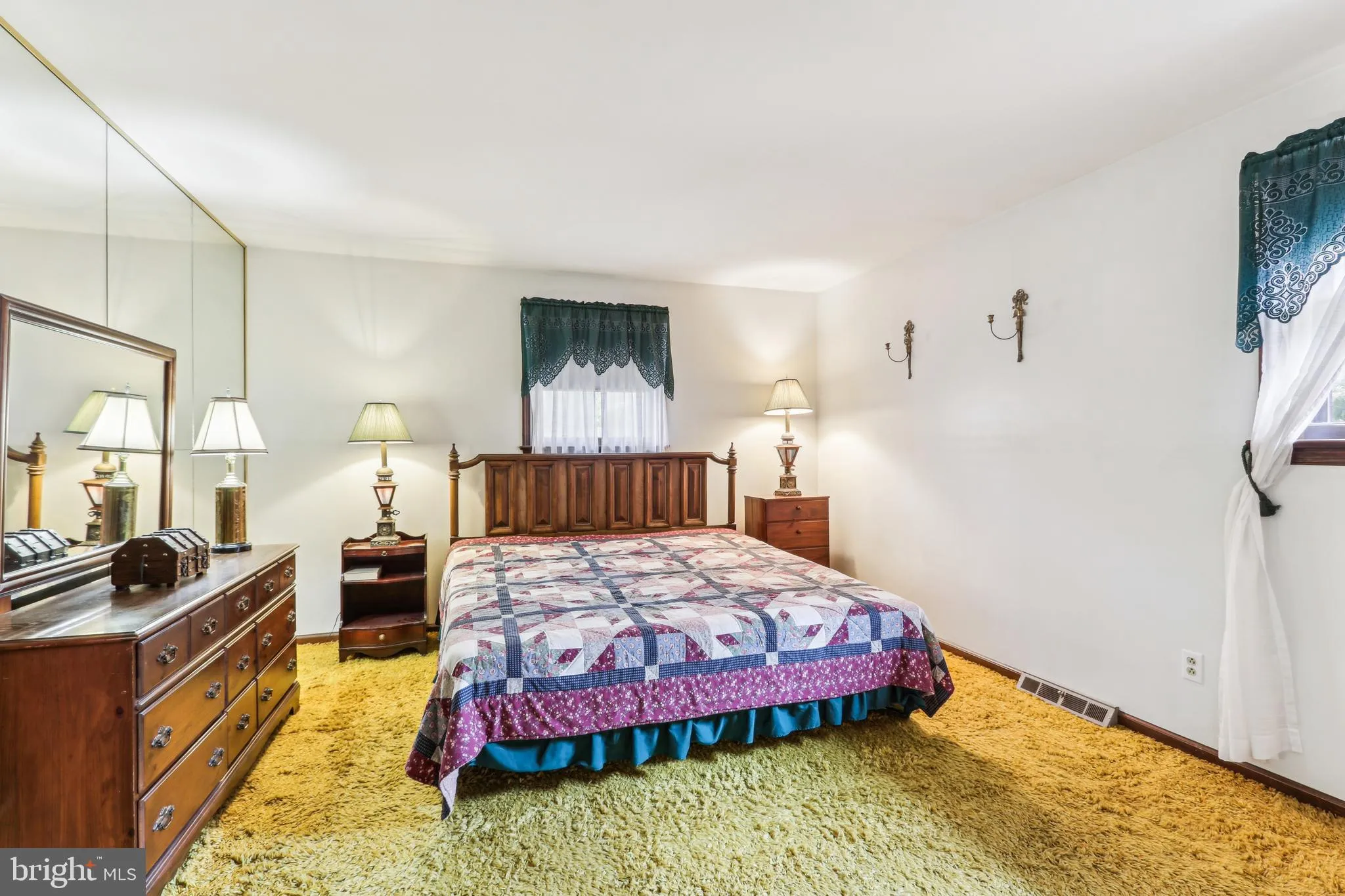 Millville, New Jersey 08332, United States, 3 Bedrooms Bedrooms, ,2 BathroomsBathrooms,Residential,Pending,113824