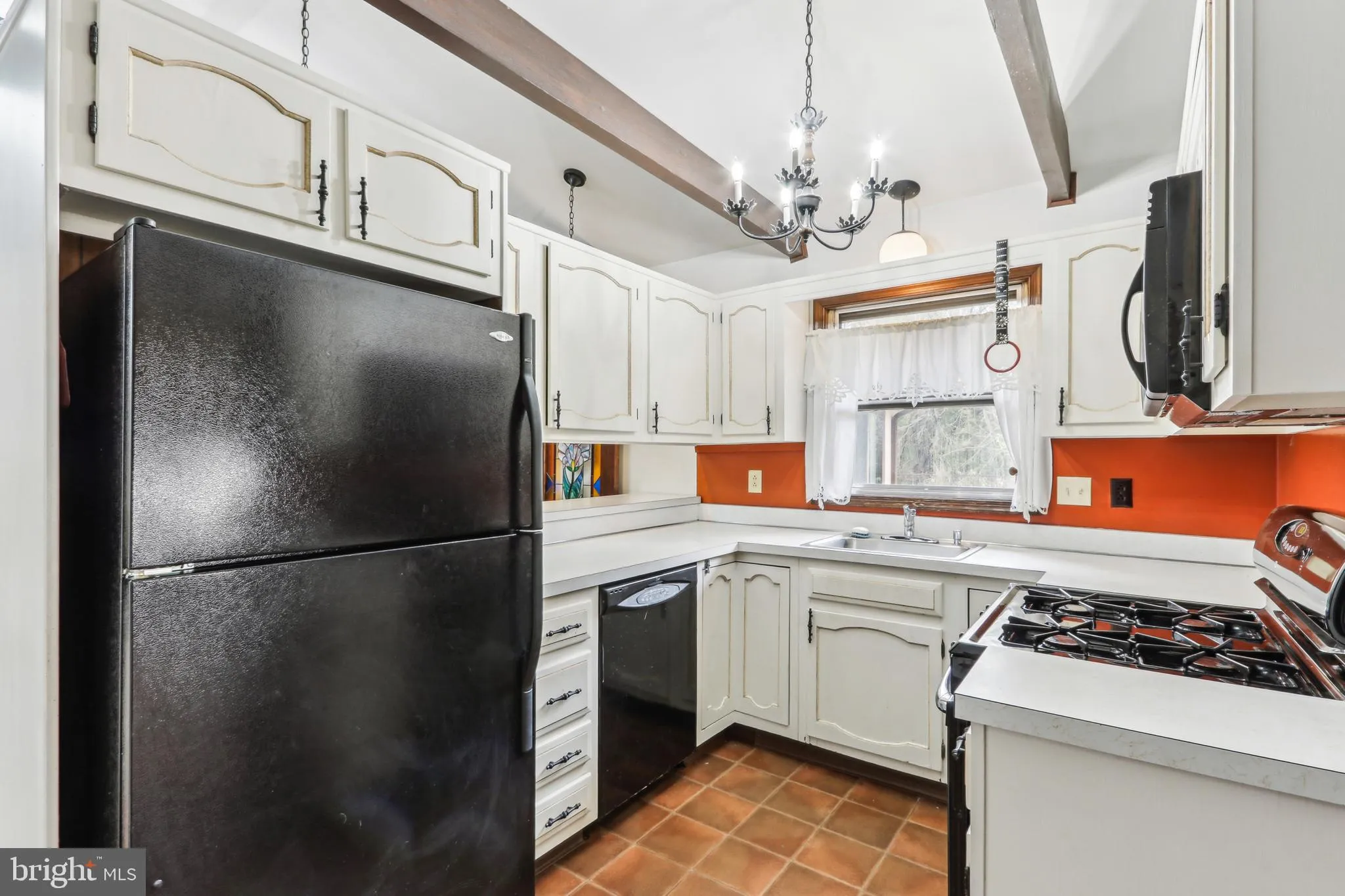 Millville, New Jersey 08332, United States, 3 Bedrooms Bedrooms, ,2 BathroomsBathrooms,Residential,Pending,113824