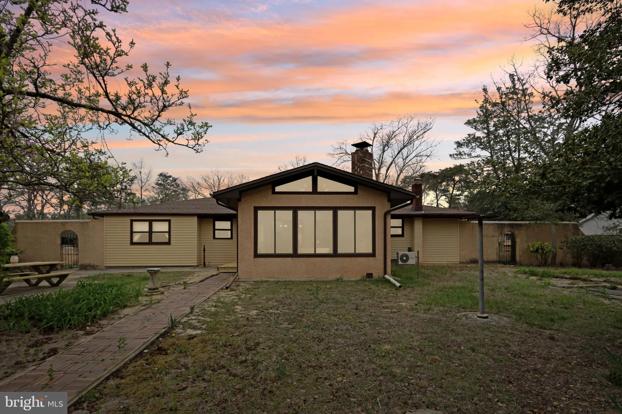 Millville, New Jersey 08332, United States, 3 Bedrooms Bedrooms, ,2 BathroomsBathrooms,Residential,Pending,113824