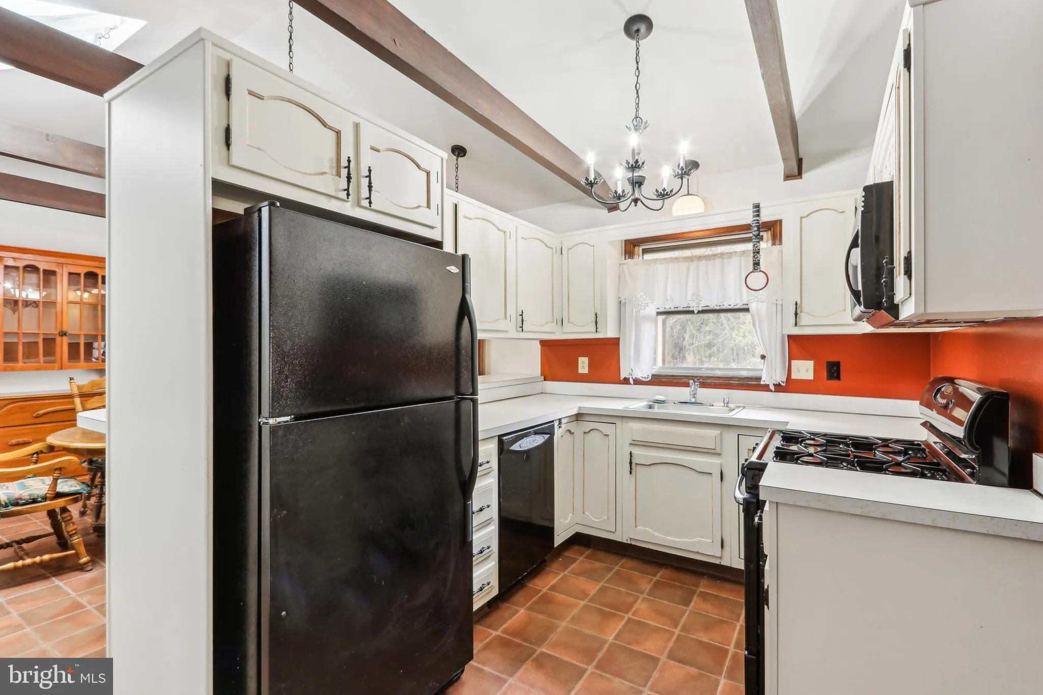 Millville, New Jersey 08332, United States, 3 Bedrooms Bedrooms, ,2 BathroomsBathrooms,Residential,Pending,113824