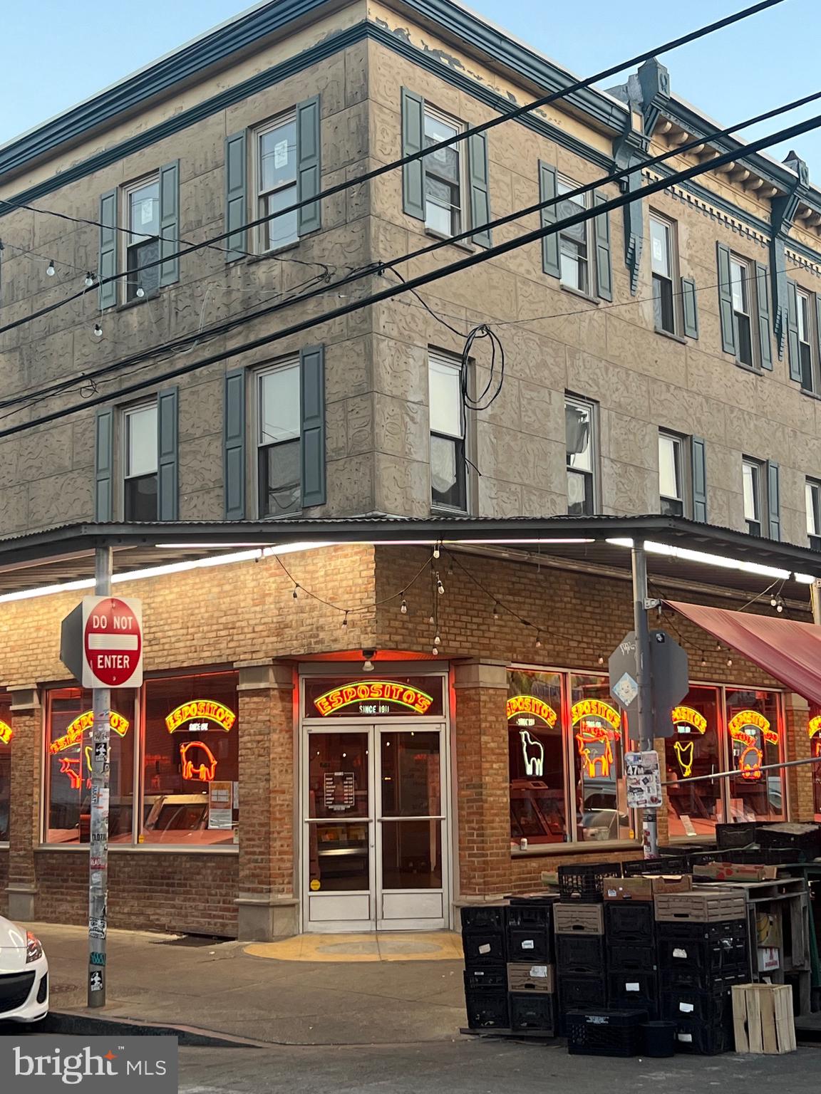 ITALIAN MARKET - Commercial Sale