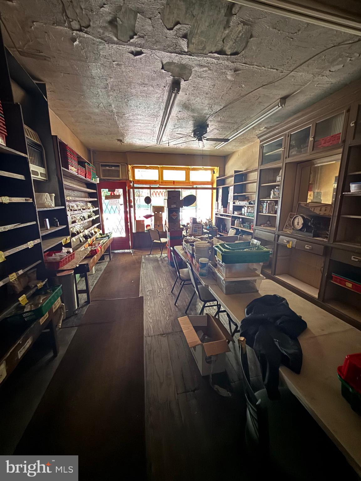 ITALIAN MARKET - Commercial Sale