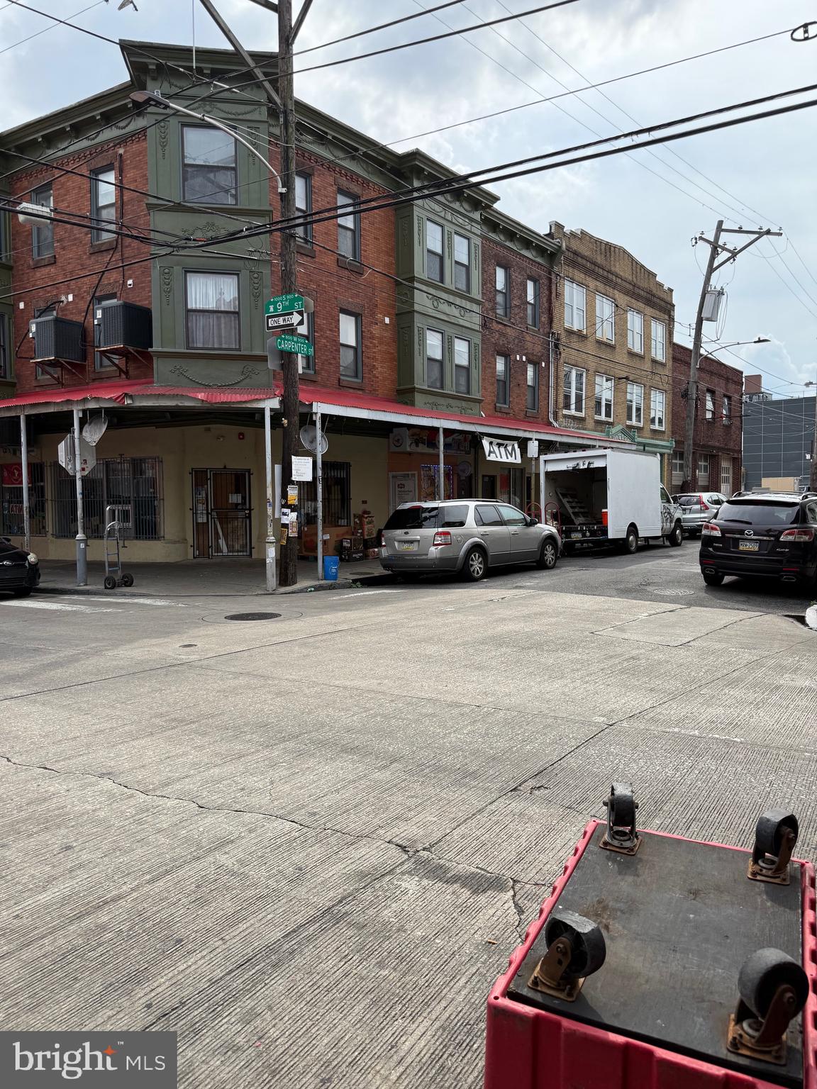 ITALIAN MARKET - Commercial Sale