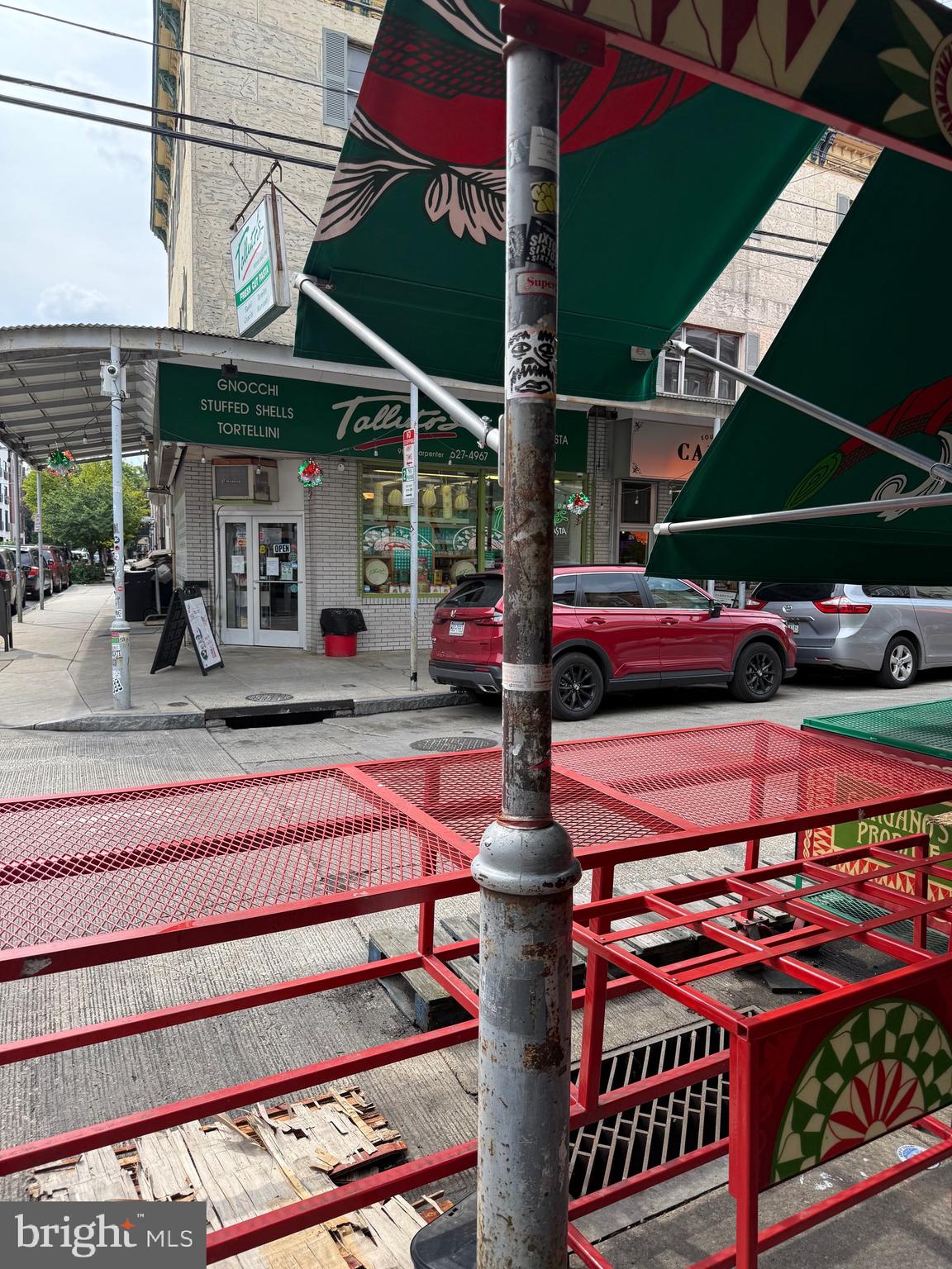 ITALIAN MARKET - Commercial Sale