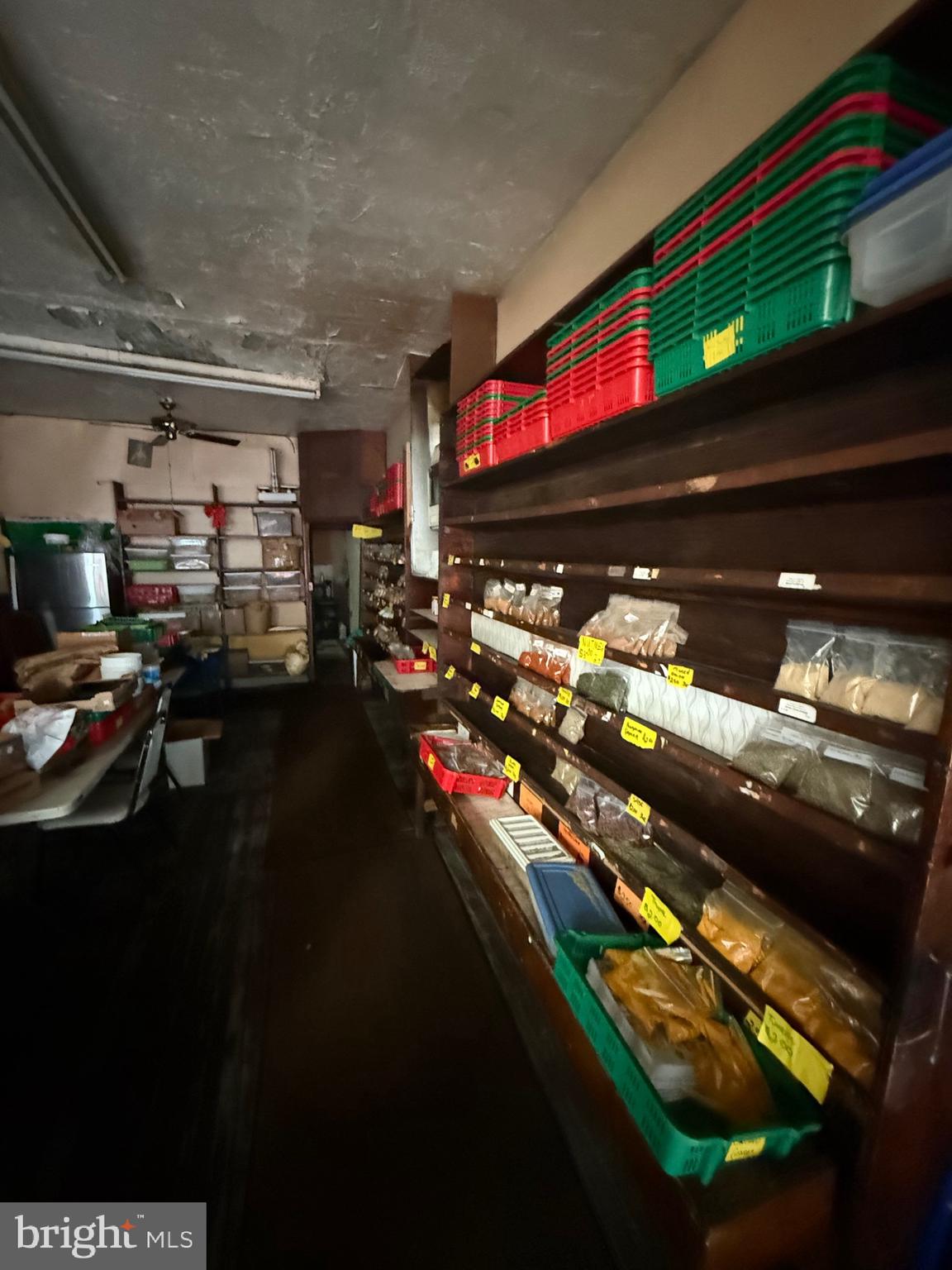 ITALIAN MARKET - Commercial Sale