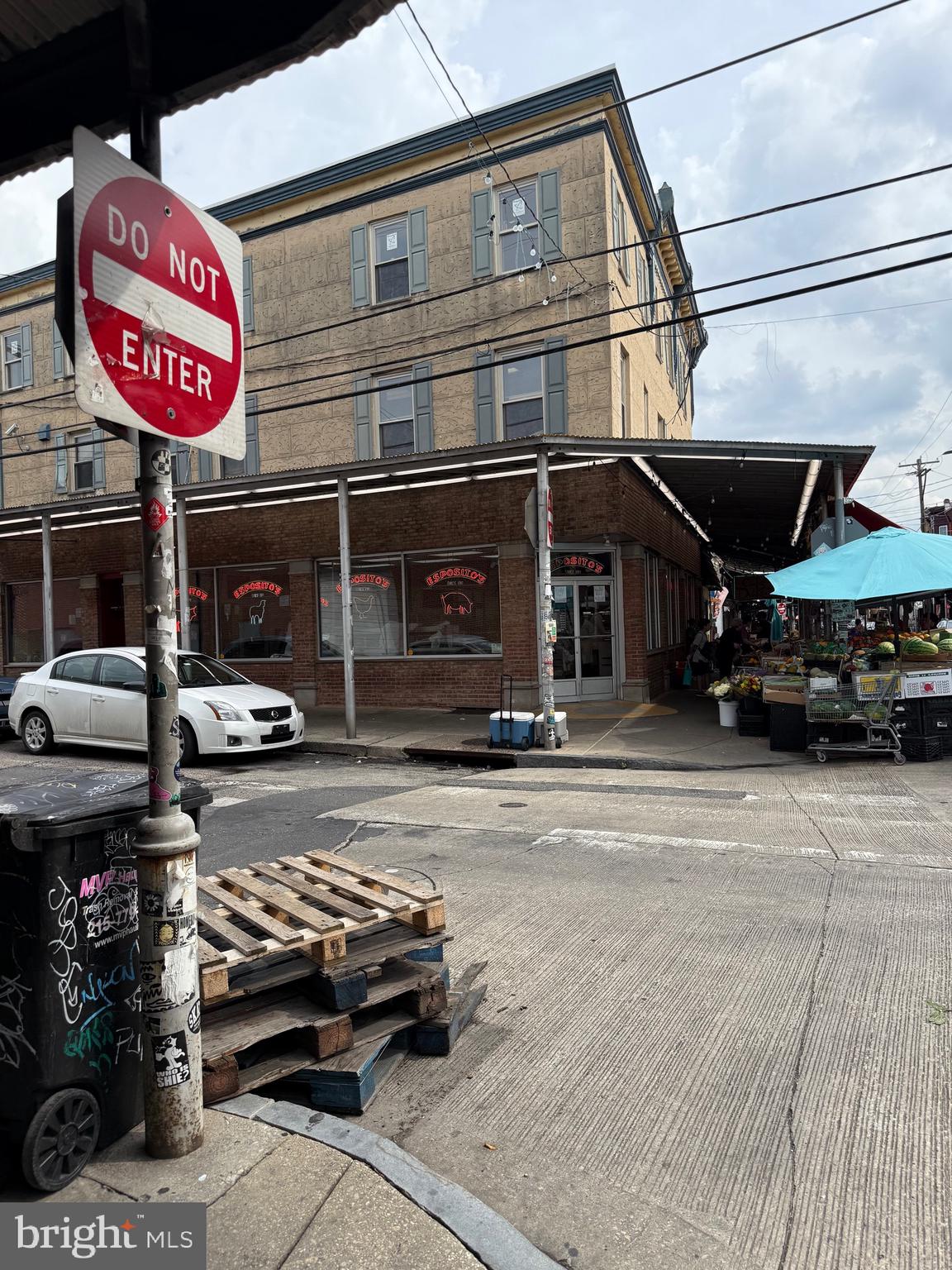 ITALIAN MARKET - Commercial Sale