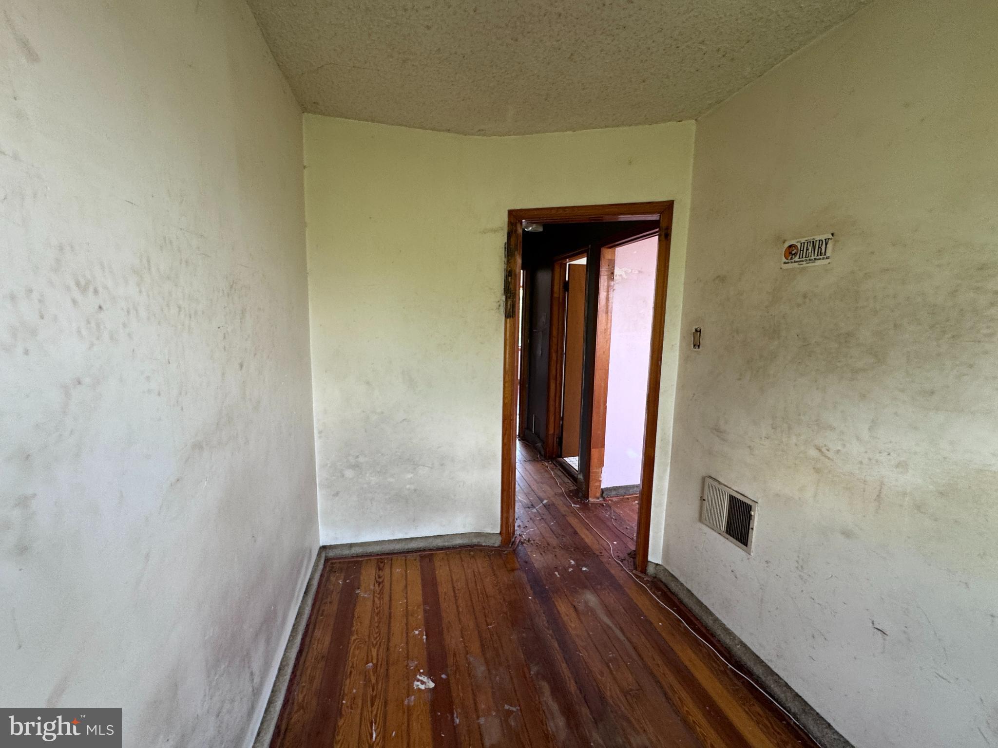 ELMWOOD PARK - Residential