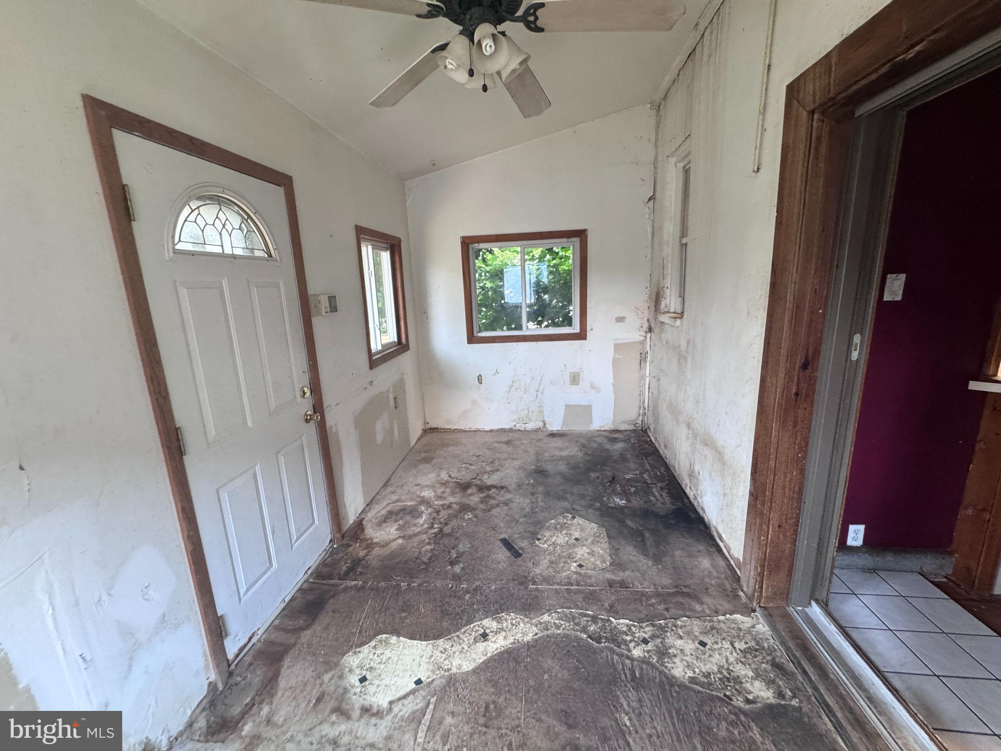 ELMWOOD PARK - Residential