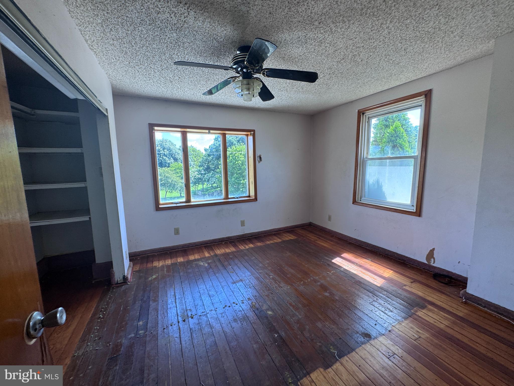 ELMWOOD PARK - Residential