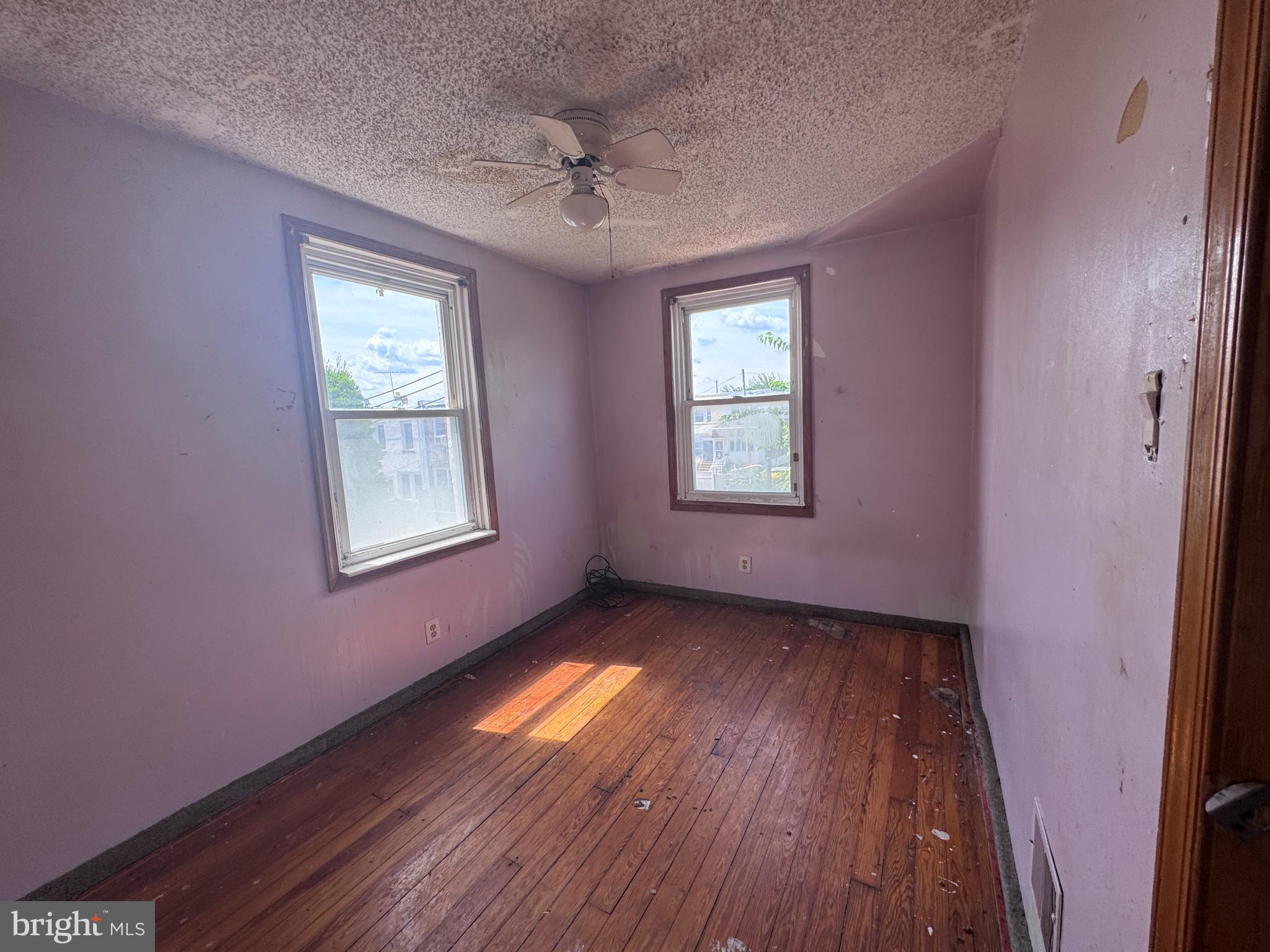 ELMWOOD PARK - Residential