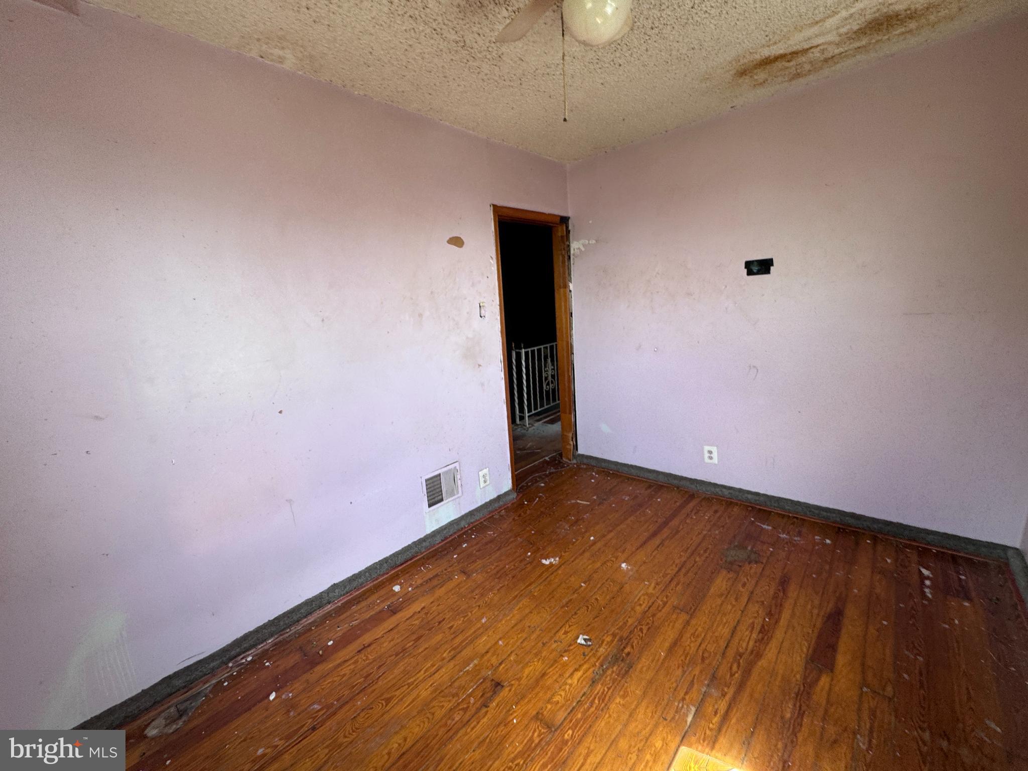 ELMWOOD PARK - Residential