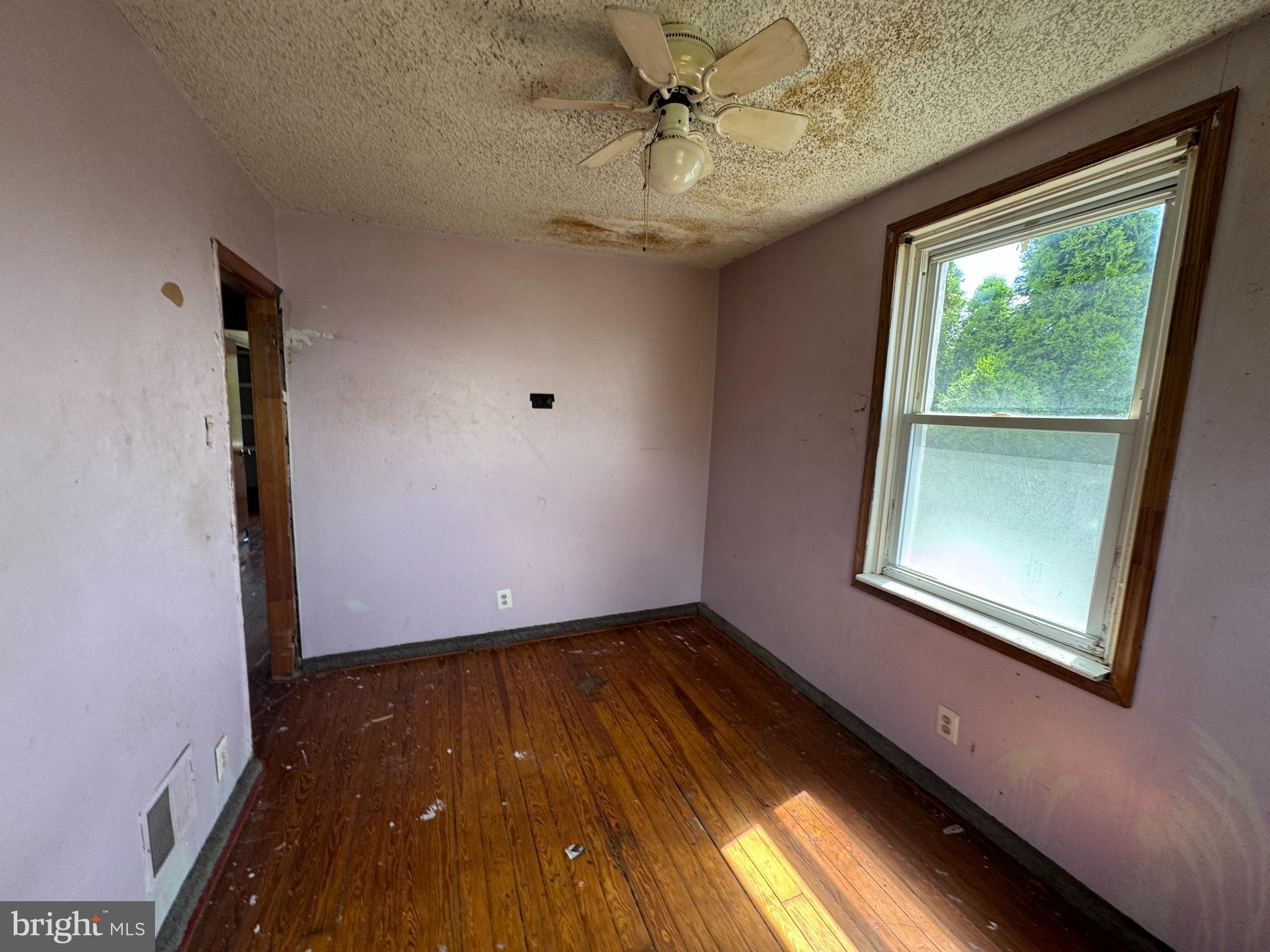 ELMWOOD PARK - Residential