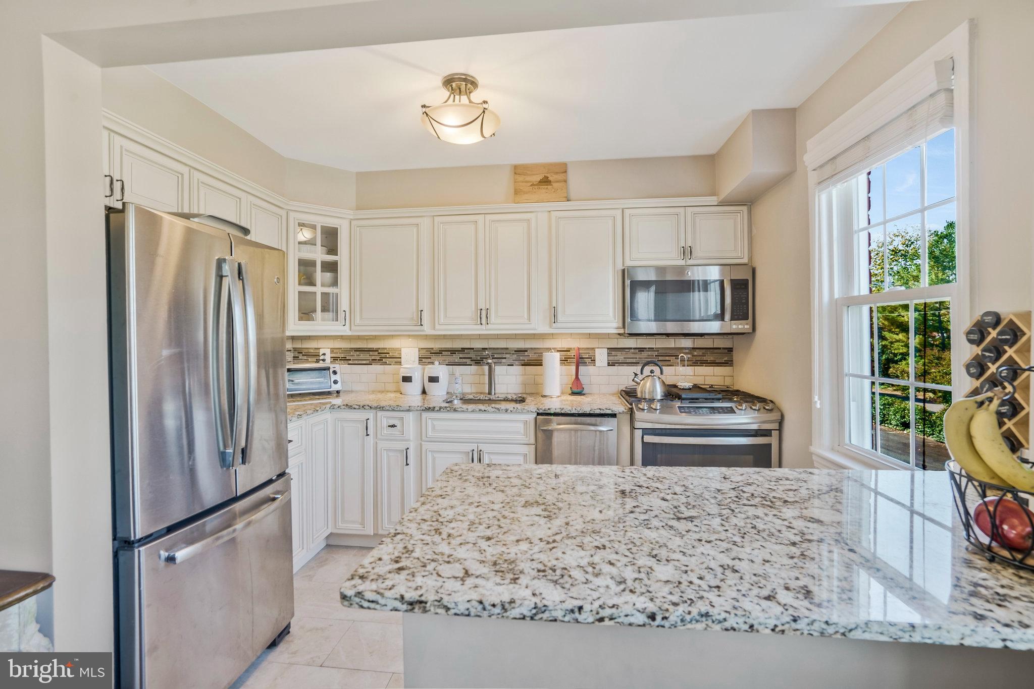 BELLE VIEW - Residential Lease