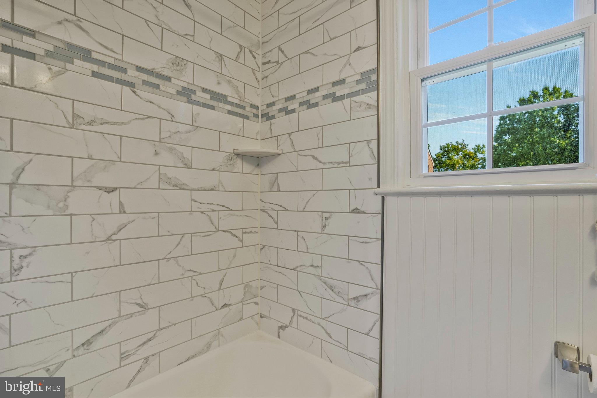 BELLE VIEW - Residential Lease