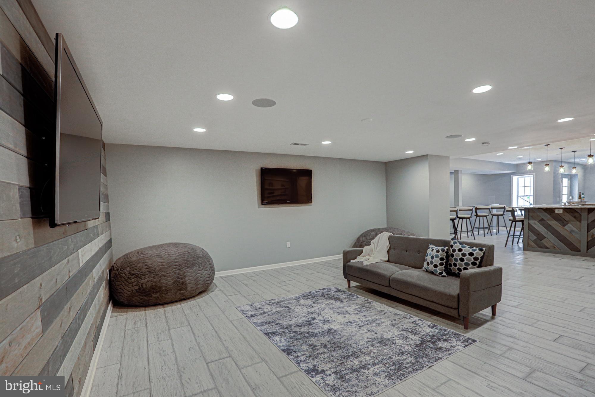 ESTATES AT ST ANNE - Residential