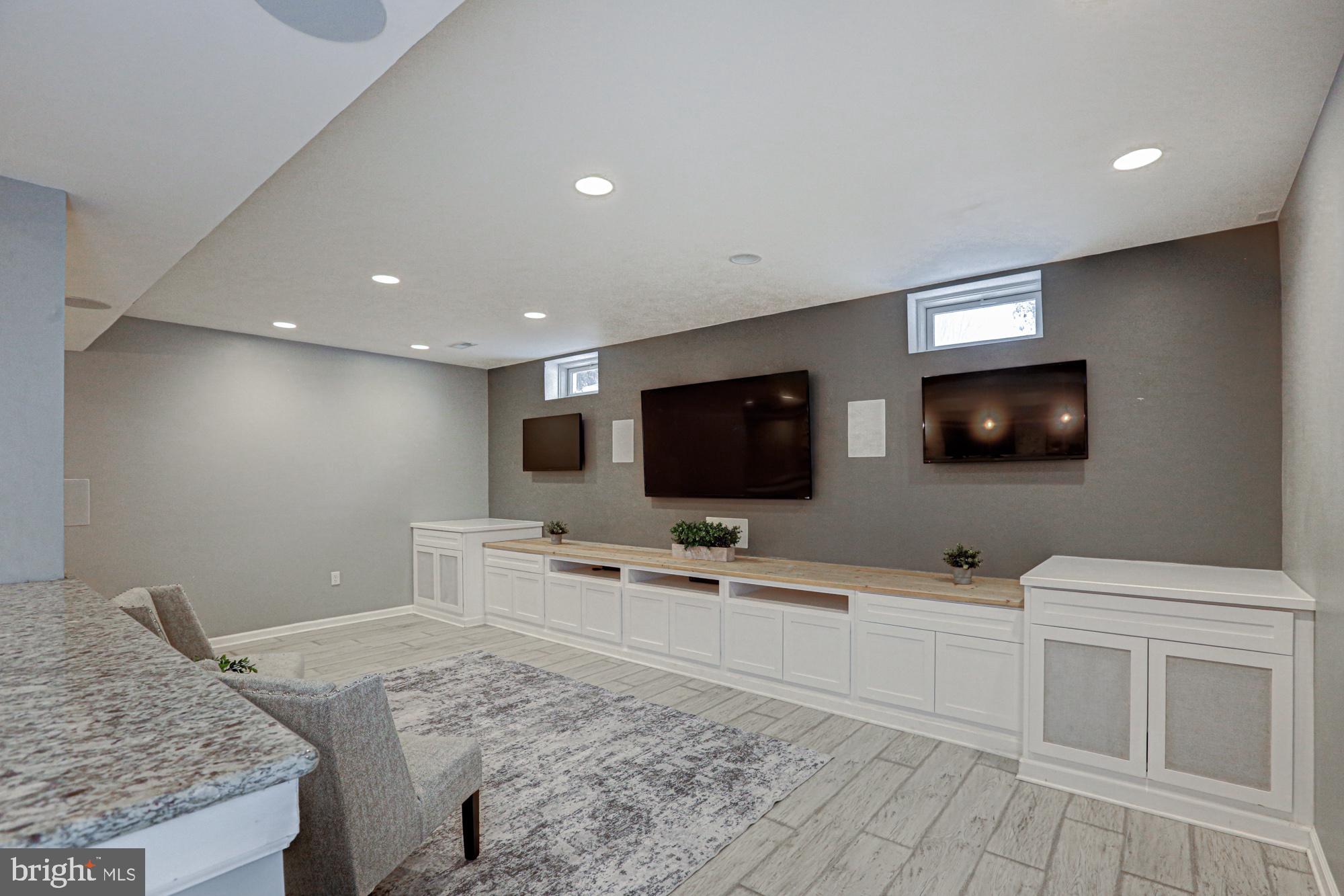 ESTATES AT ST ANNE - Residential