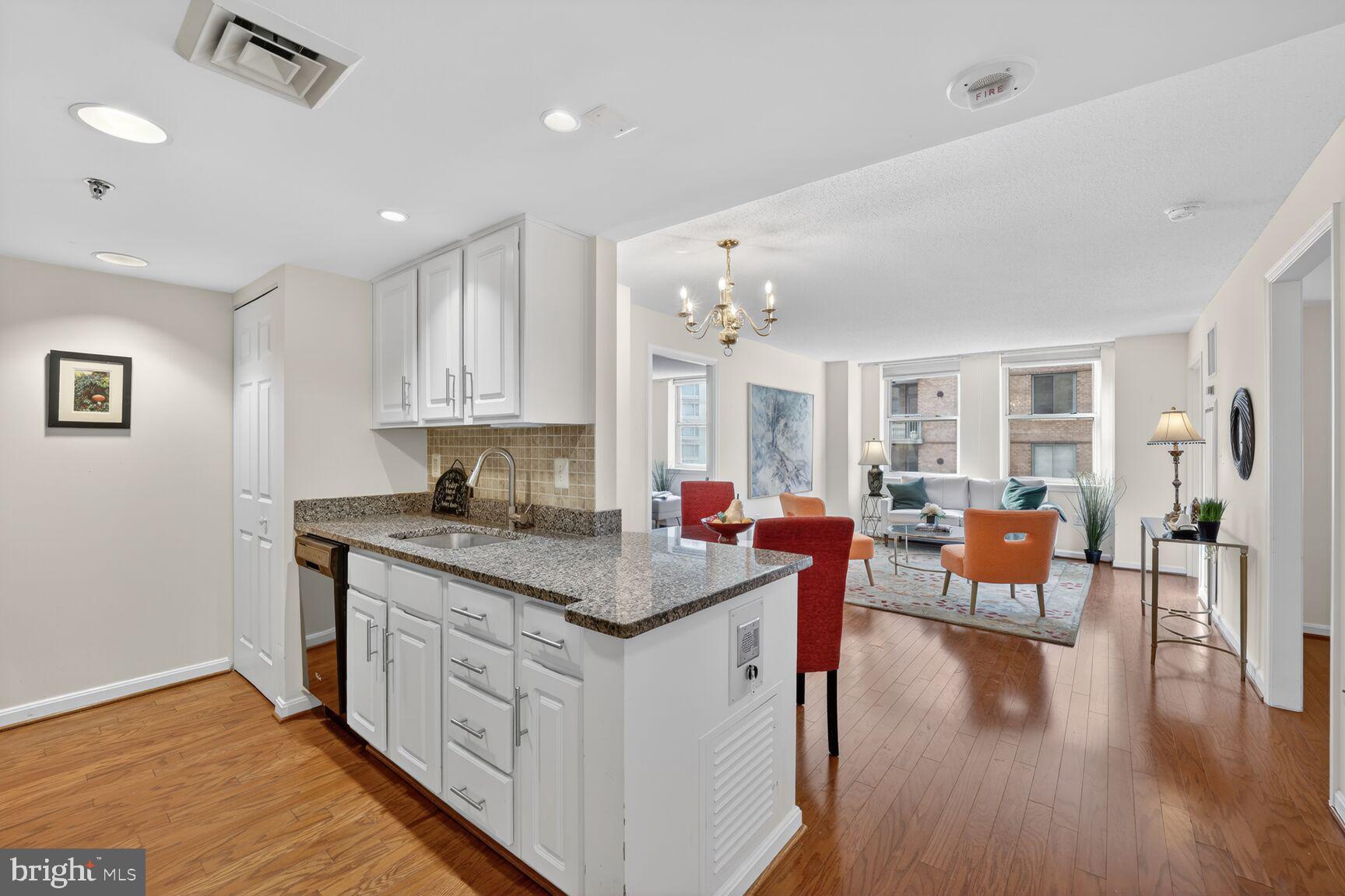 JEFFERSON RESIDENCES - Residential