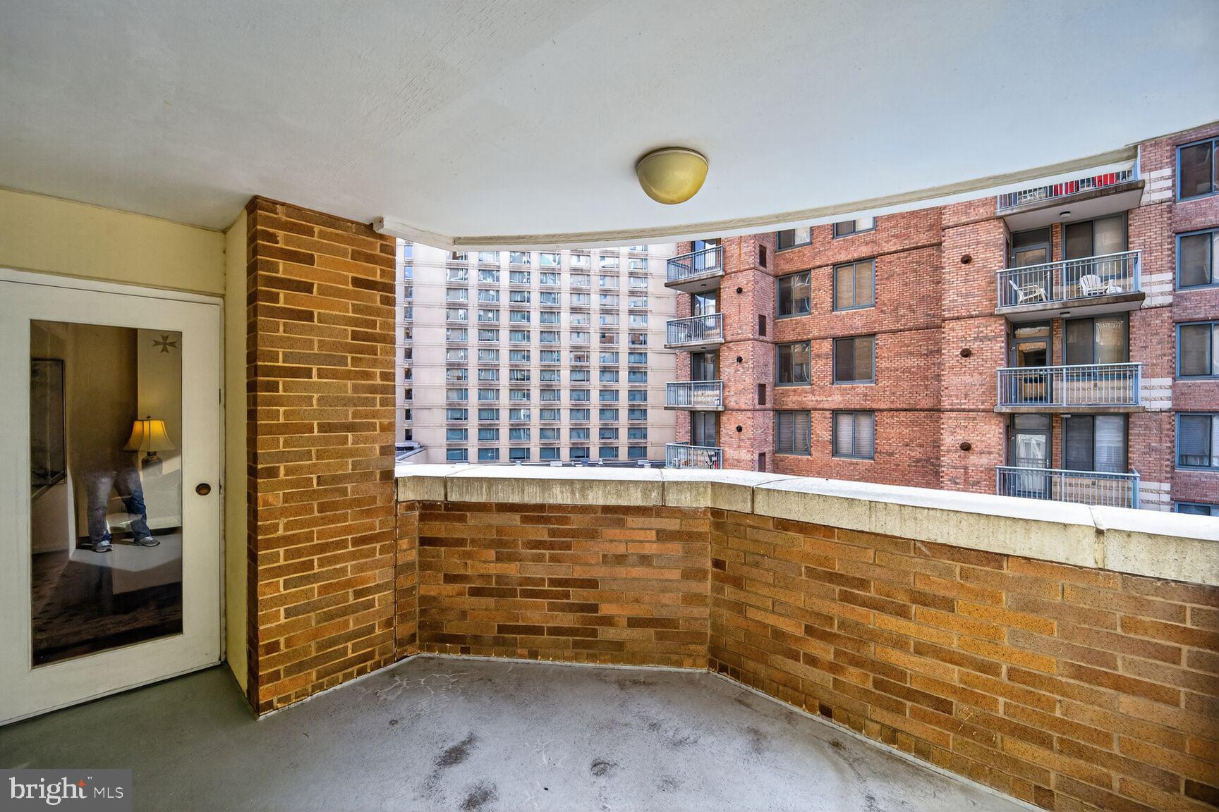 JEFFERSON RESIDENCES - Residential