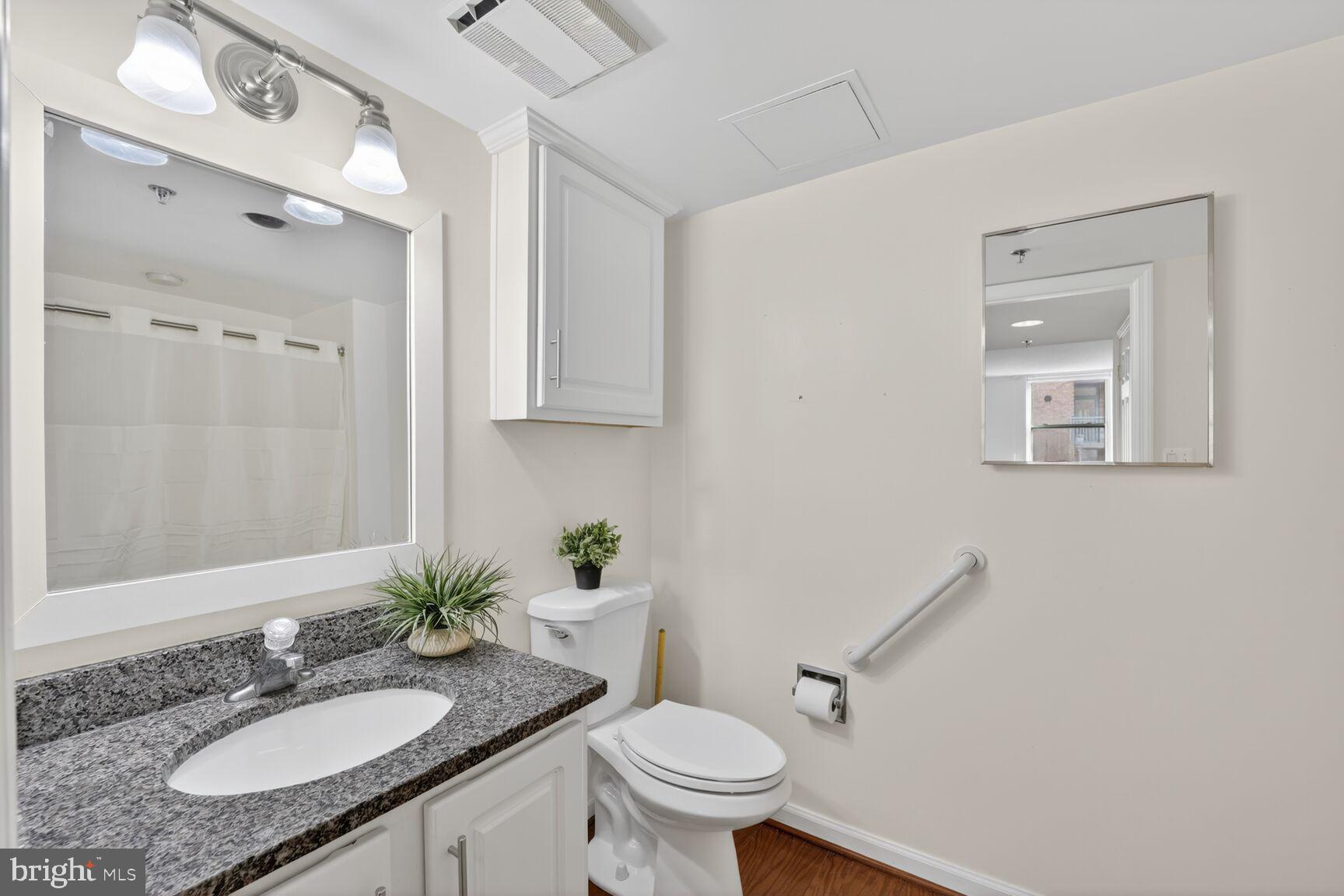 JEFFERSON RESIDENCES - Residential