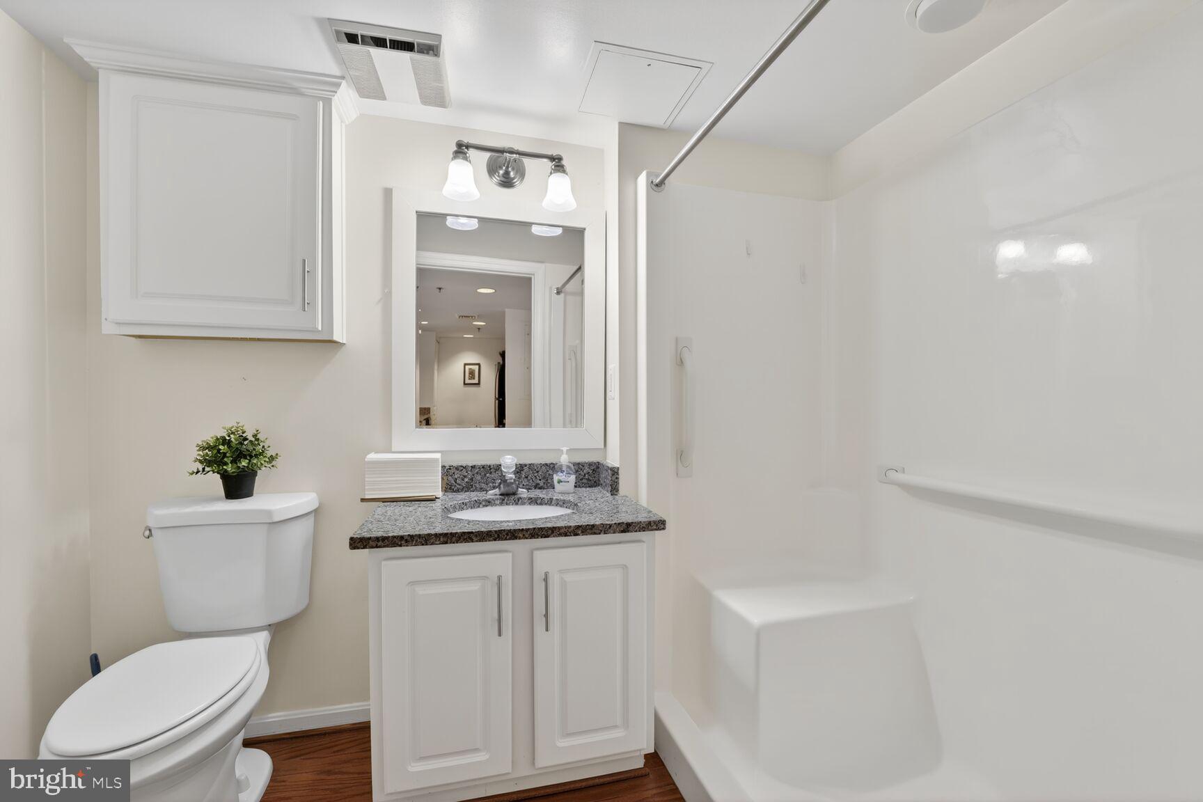 JEFFERSON RESIDENCES - Residential