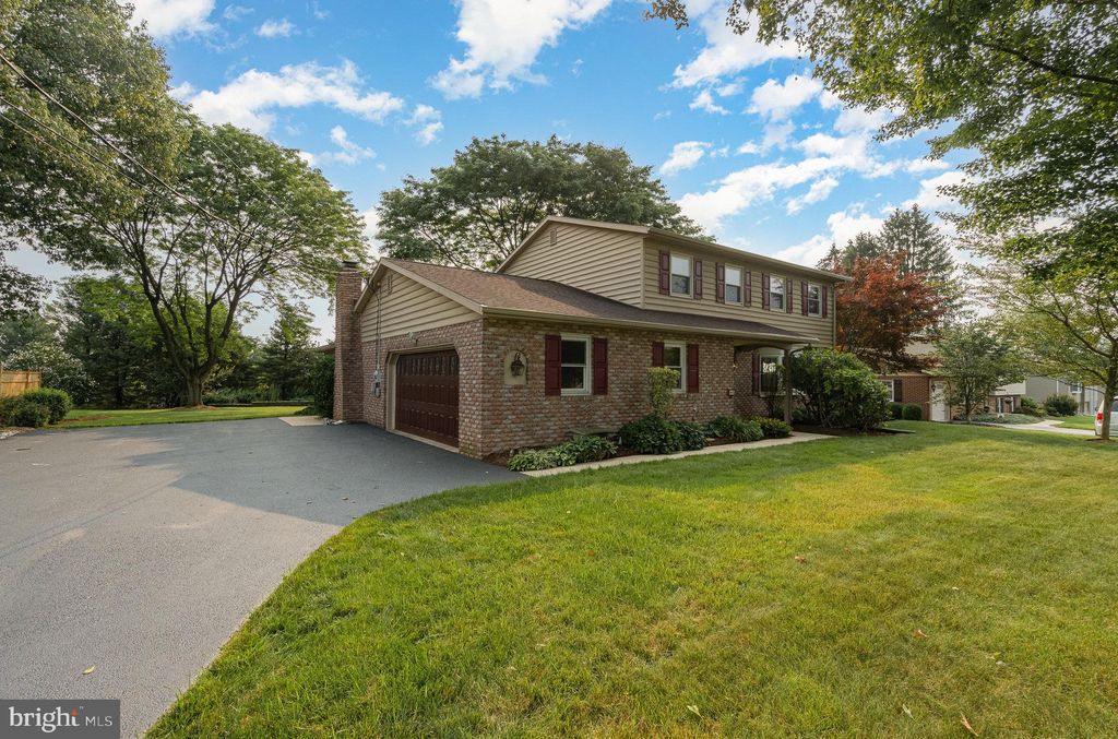 Photo of 633 LINCOLN RD, LITITZ, PA 17543 (MLS # PALA2038048)