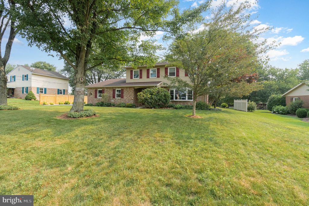 Photo of 633 LINCOLN RD, LITITZ, PA 17543 (MLS # PALA2038048)