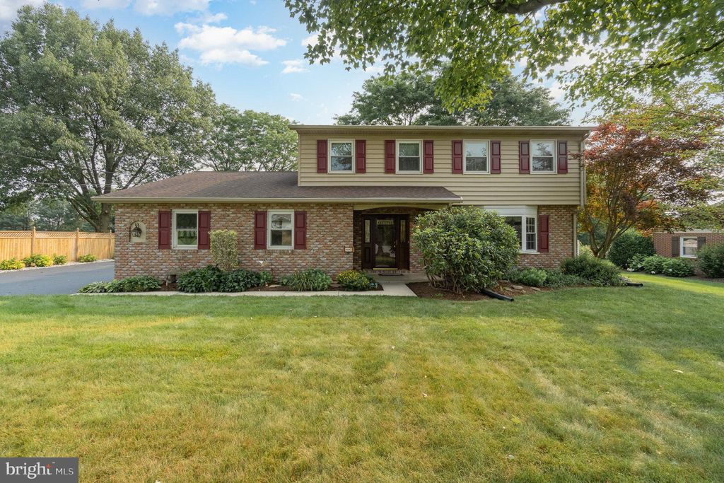 Photo of 633 LINCOLN RD, LITITZ, PA 17543 (MLS # PALA2038048)