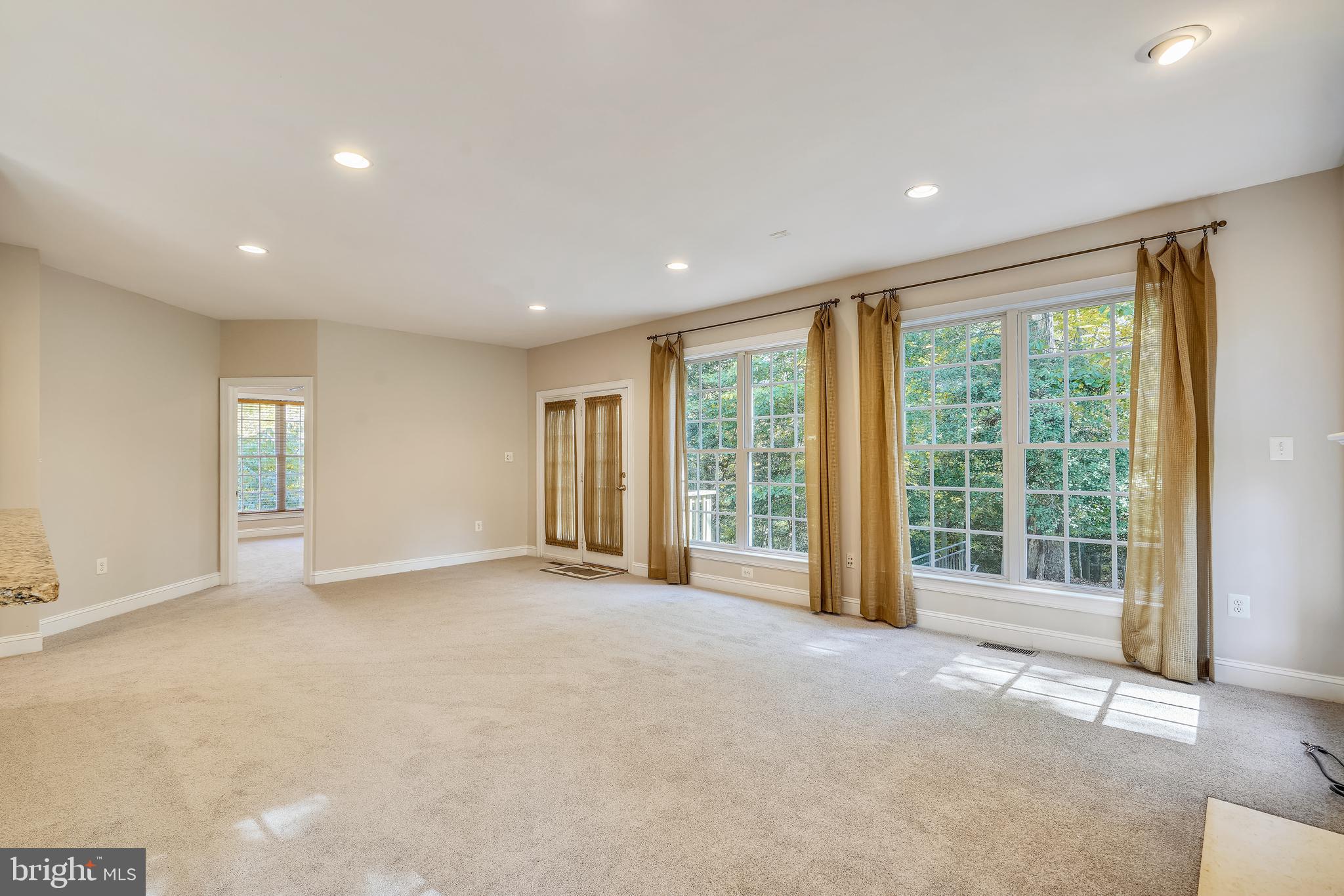 ANNAPOLIS RIDGE - Residential