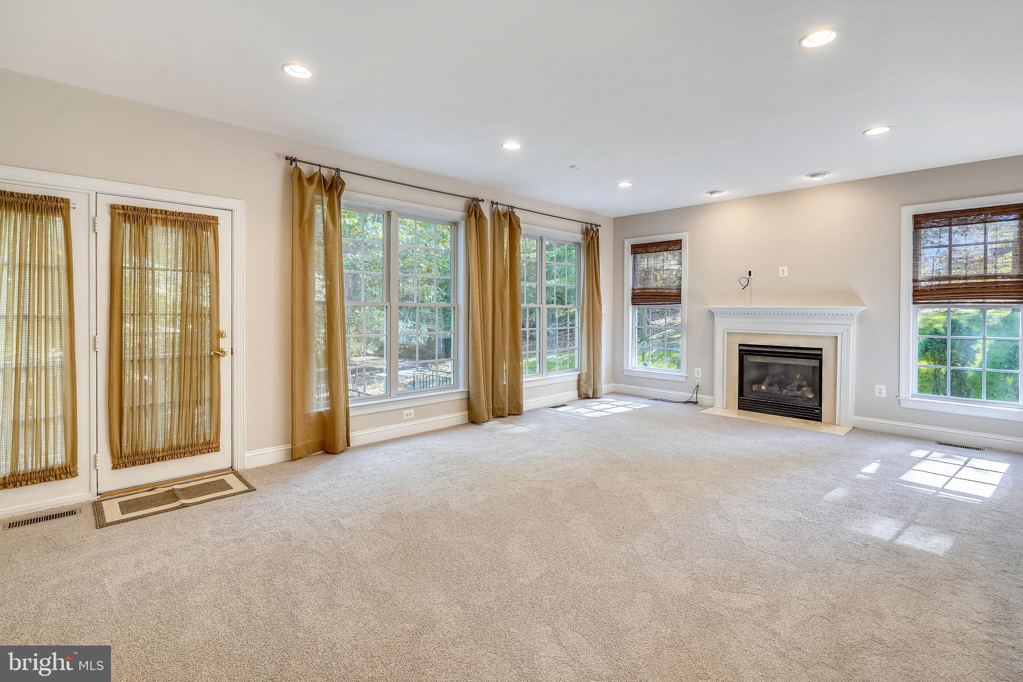 ANNAPOLIS RIDGE - Residential