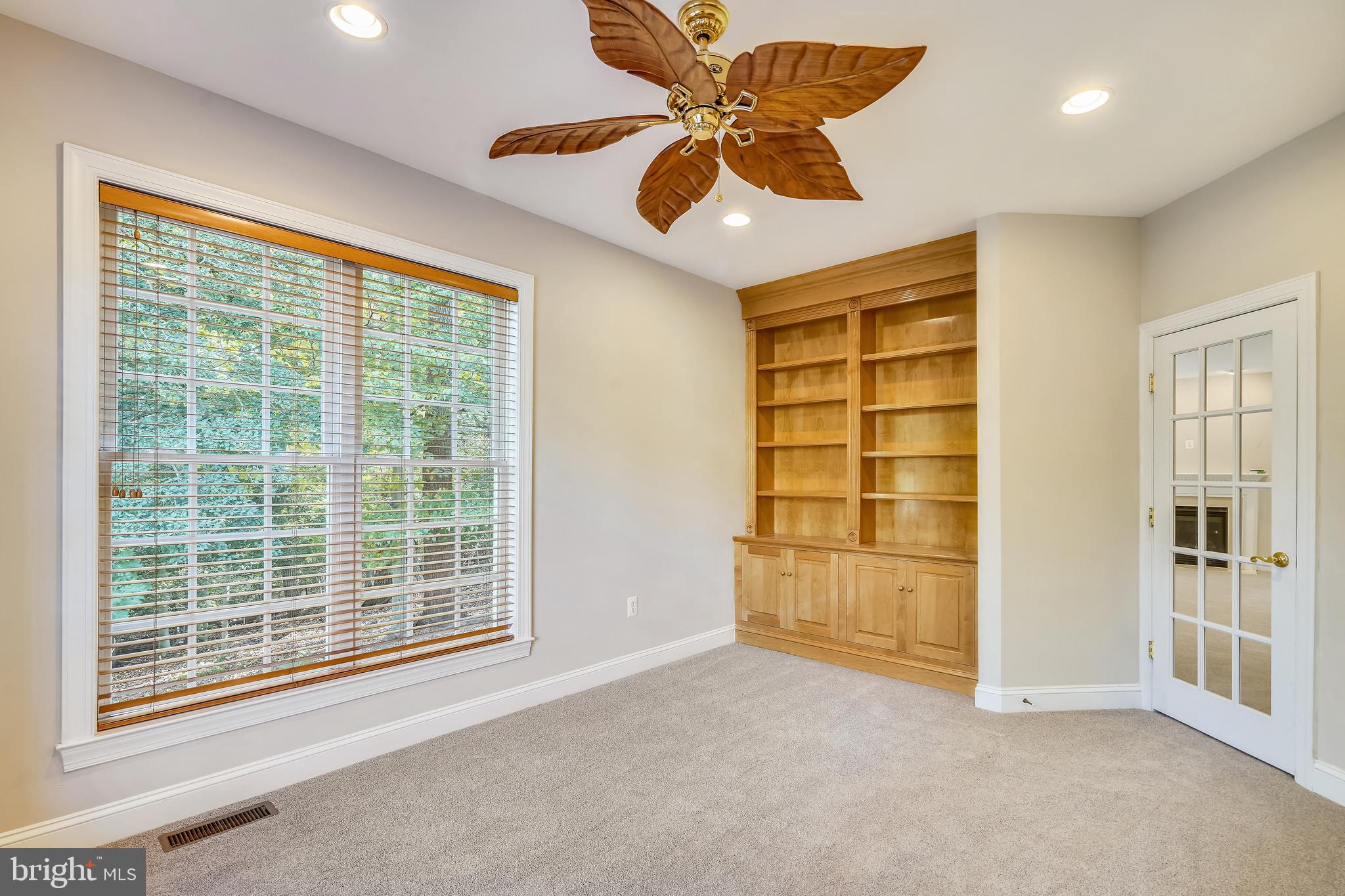 ANNAPOLIS RIDGE - Residential