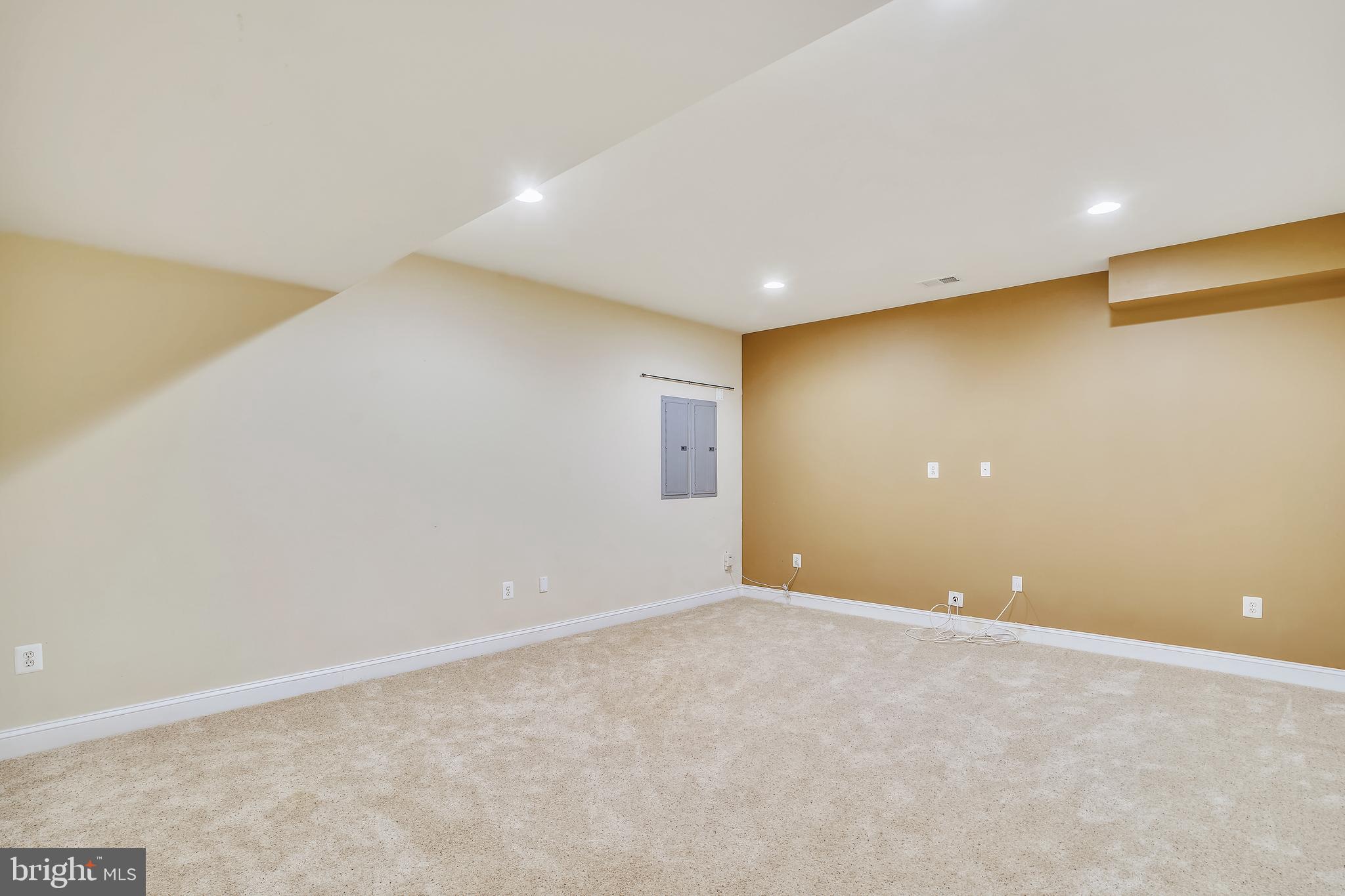 ANNAPOLIS RIDGE - Residential