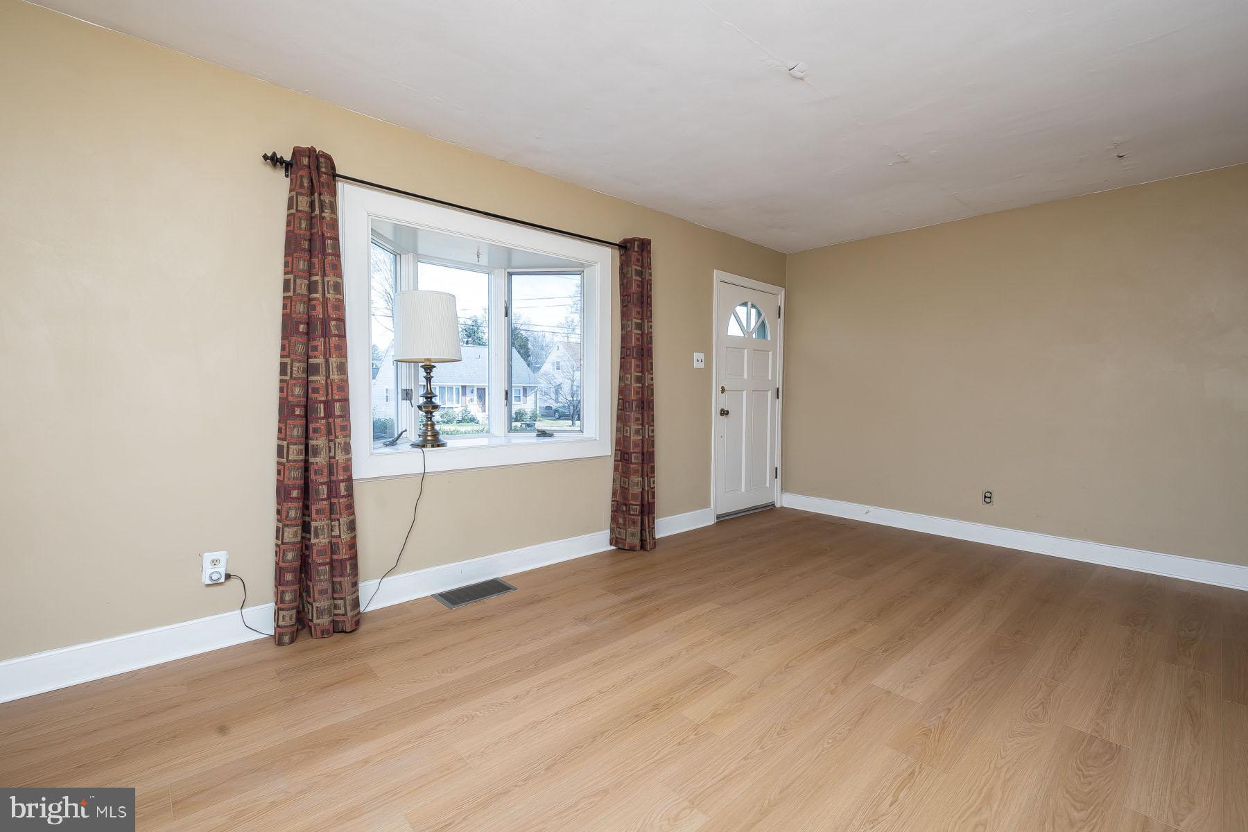 1520 CHESTNUT AVENUE