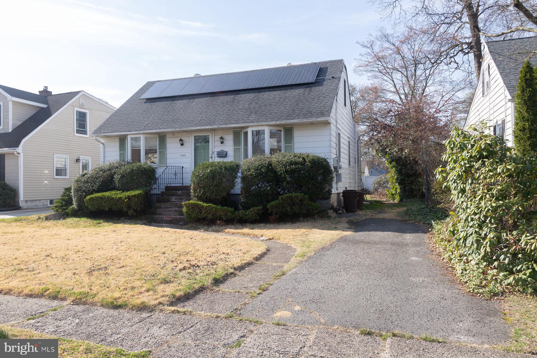 1520 CHESTNUT AVENUE